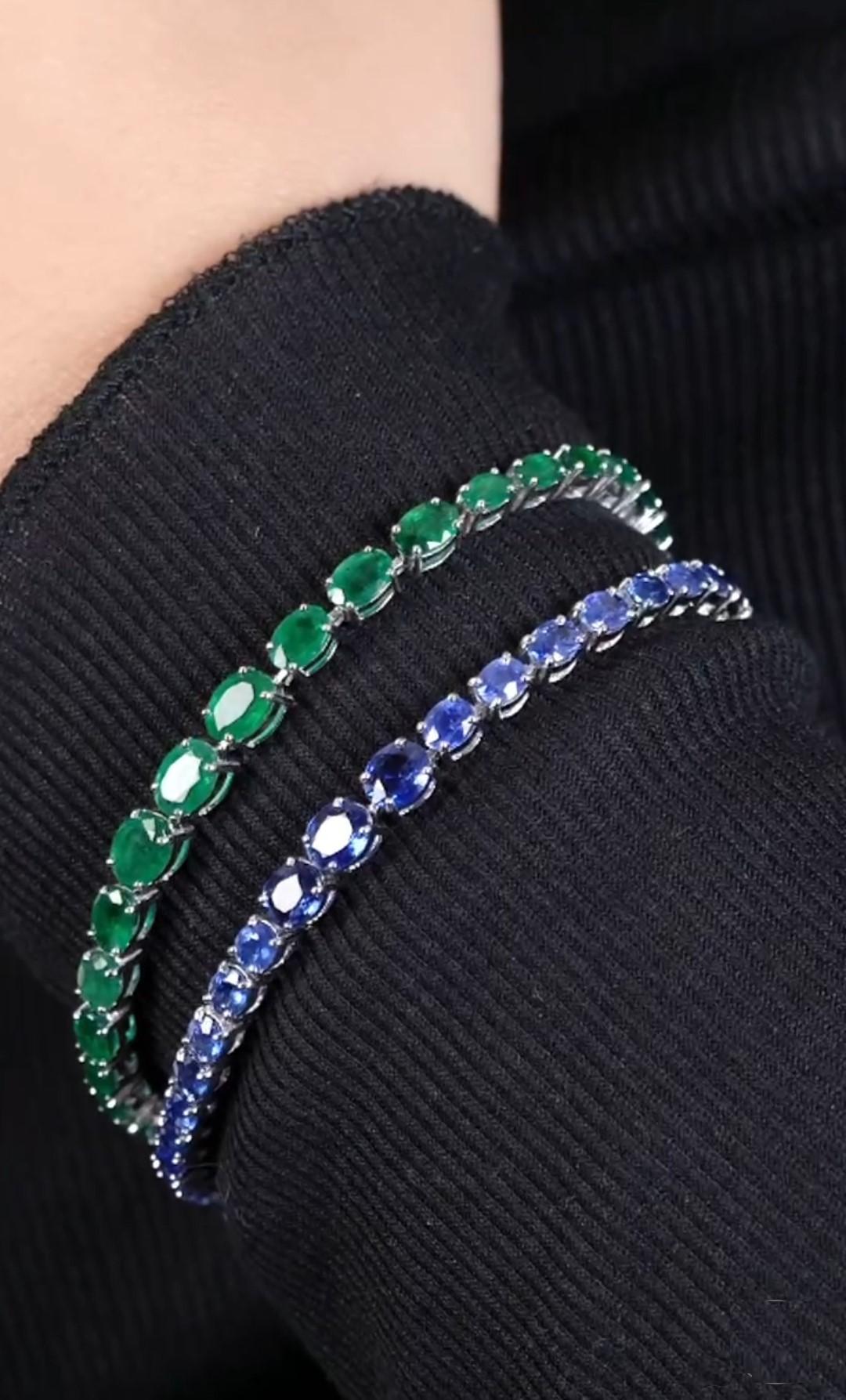 Women's NWT $14, 000 18KT Gold Fancy Glittering Large Blue Sapphire Tennis Bracelet For Sale