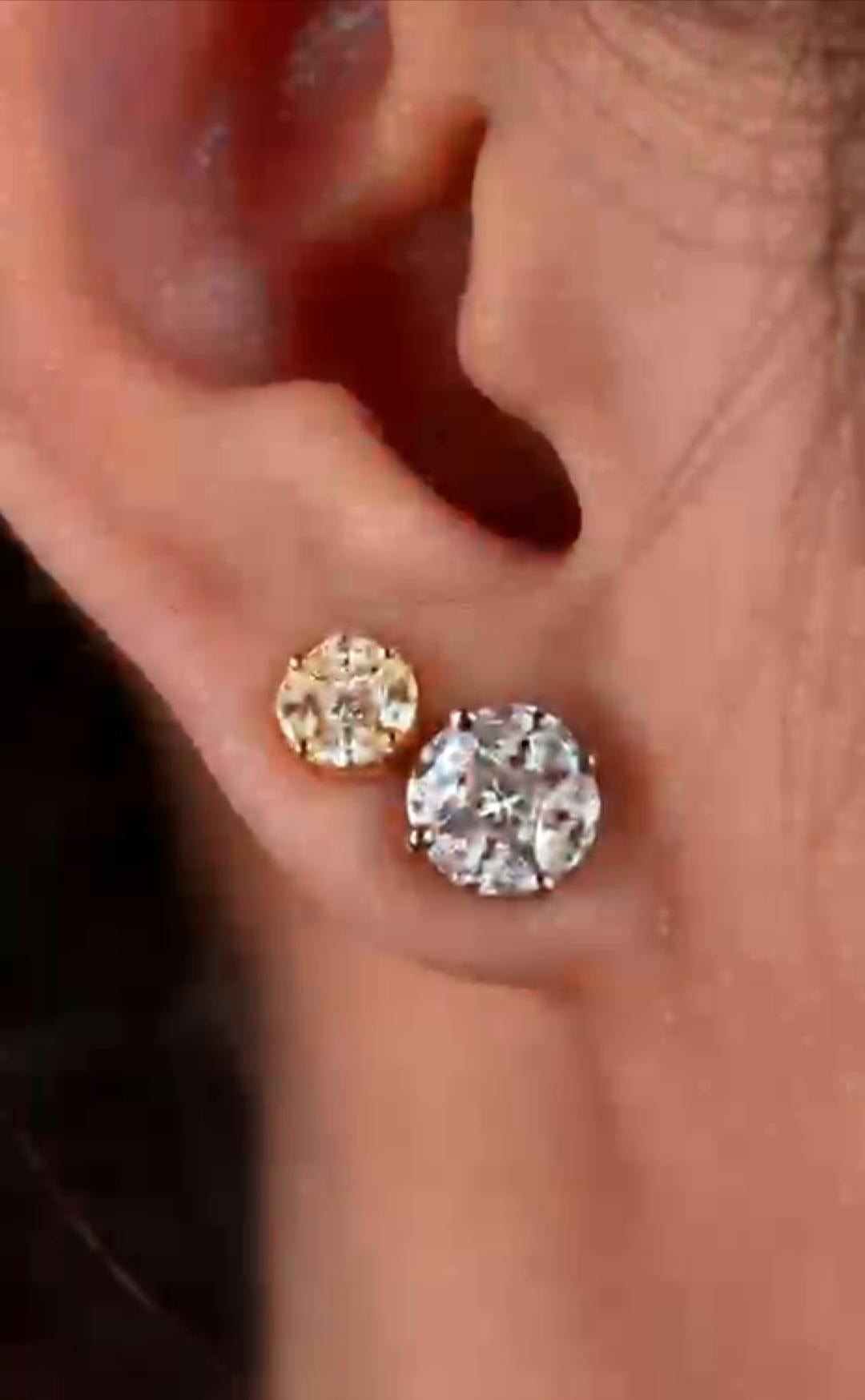 NWT $14,000 Orecchini a perno con diamanti gialli e bianchi scintillanti In condizioni Nuovo in vendita a New York, NY