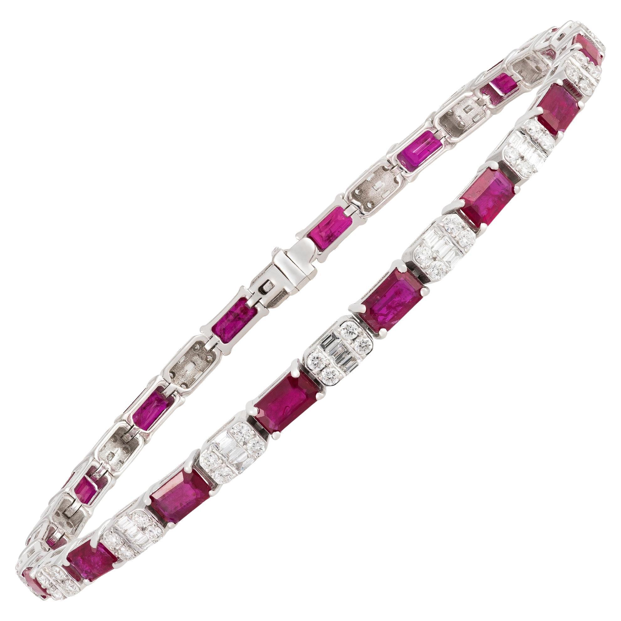 NWT $14, 500 Fancy 18KT Gold 6CT Gorgeous Fancy Baguette Ruby Diamond Bracelet en vente