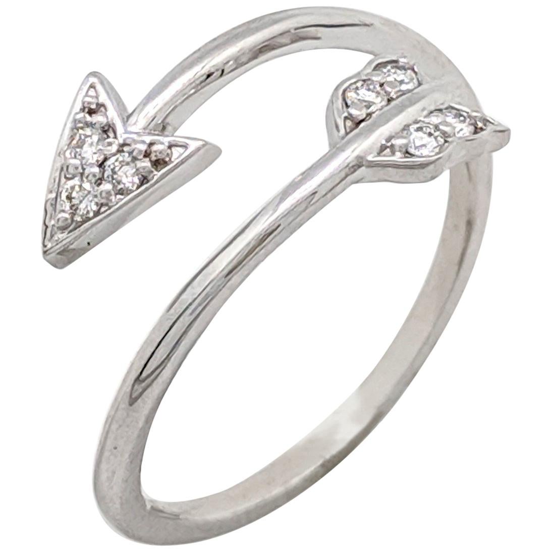 NWT 14 Karat White Gold Open Diamond Arrow Ring For Sale