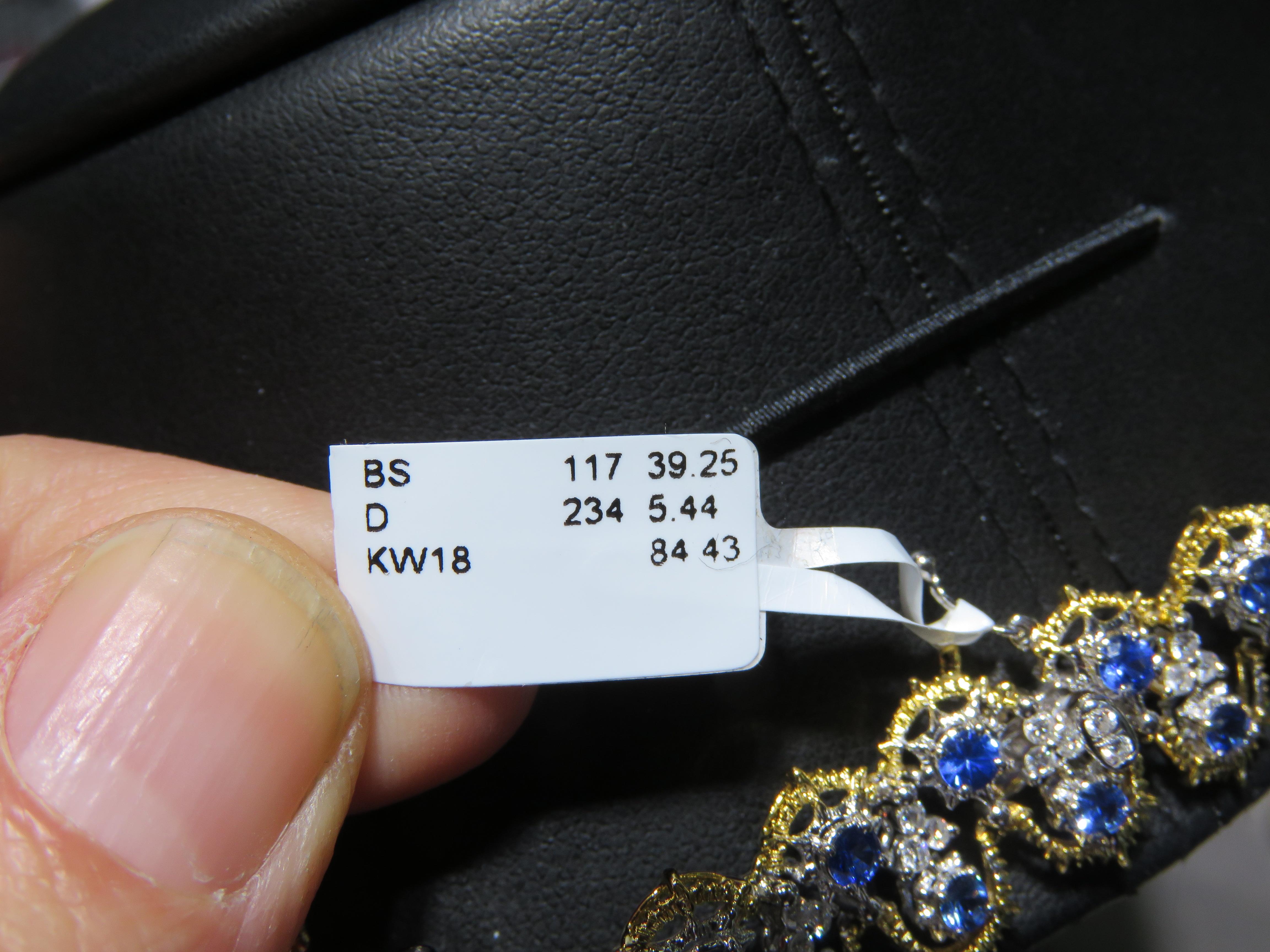 NWT $142, 300 Collana in oro 18KT 45CT con zaffiro grande e brillante In condizioni Nuovo in vendita a New York, NY