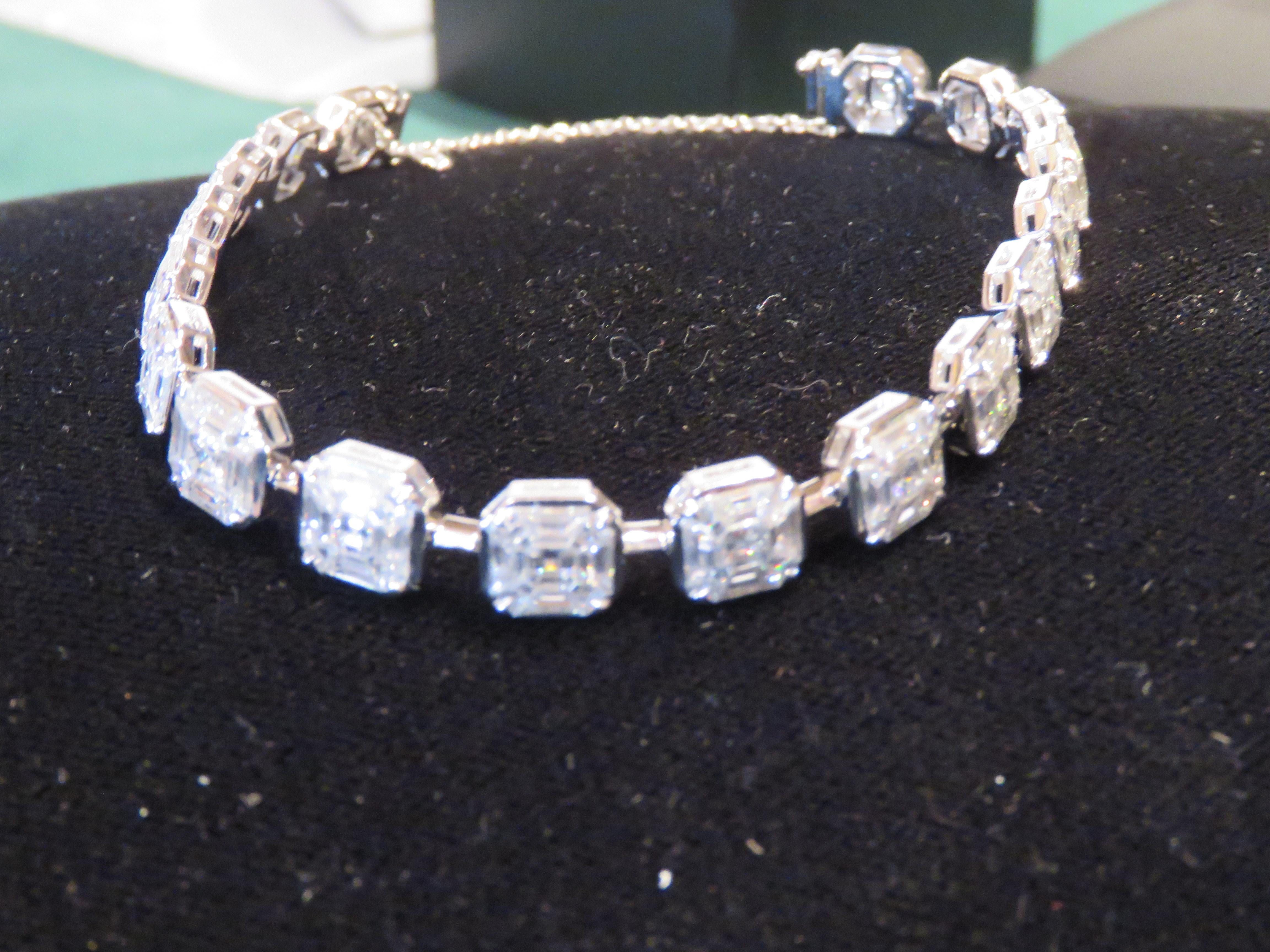 NWT $145, 000 Oro 18KT Fancy Gorgeous Large Diamond Baguette Tennis Bracelet Corte baguette en venta