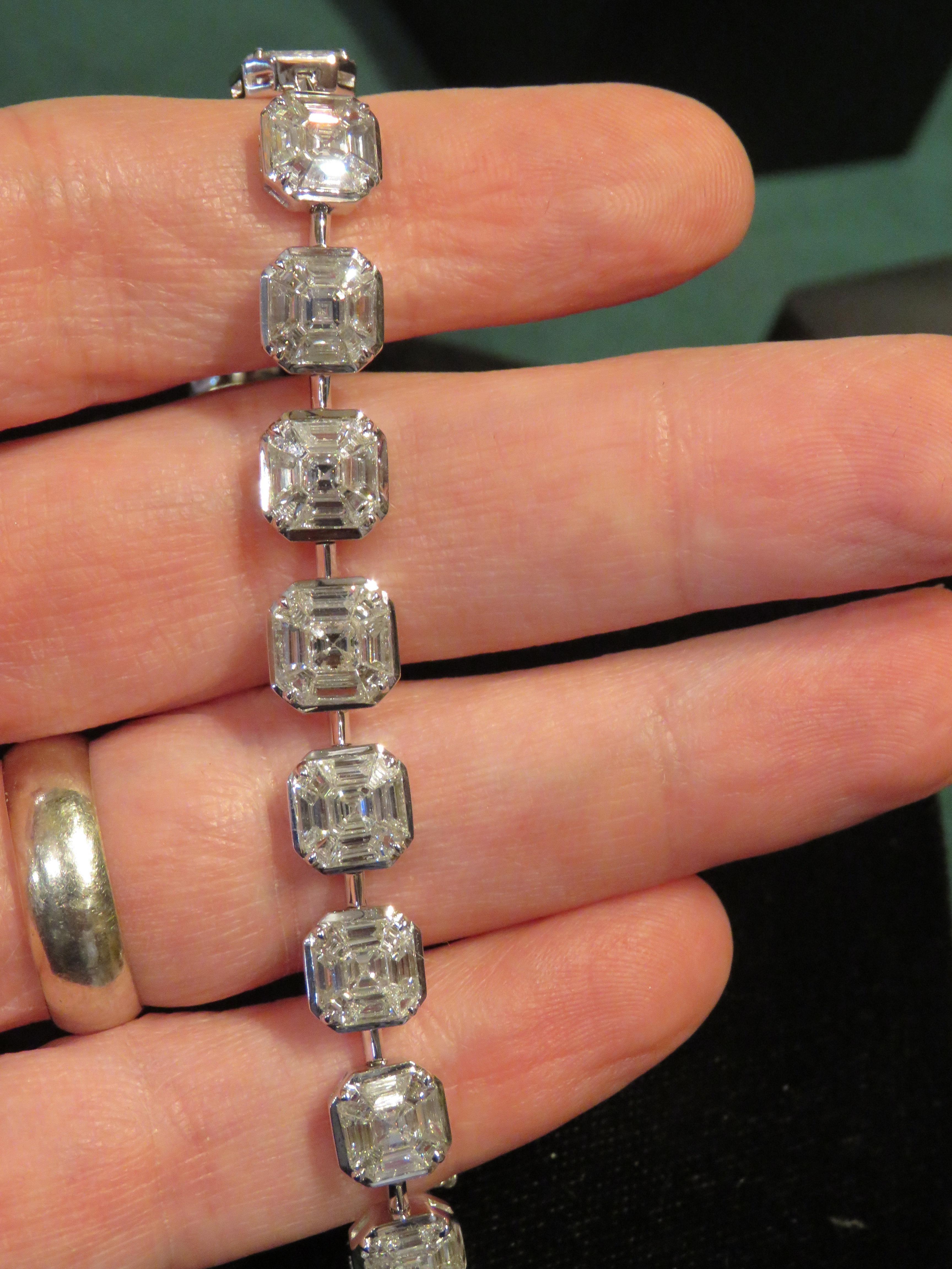 NWT $145, 000 Oro 18KT Fancy Gorgeous Large Diamond Baguette Tennis Bracelet en Nuevo estado para la venta en New York, NY