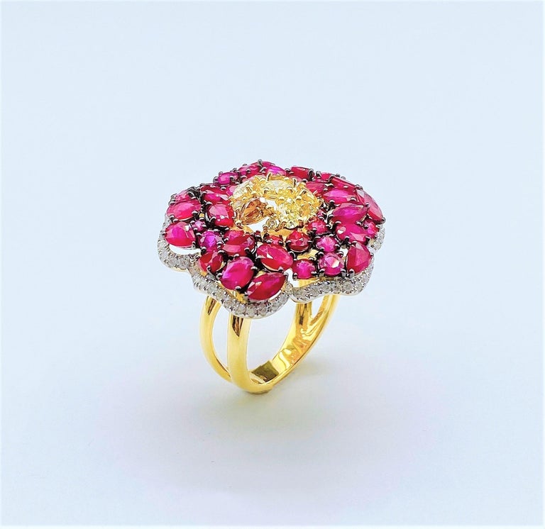 NWT $14, 549 18kt Gold Gorgeous 7ct Fancy Ruby Yellow Diamond Floral ...