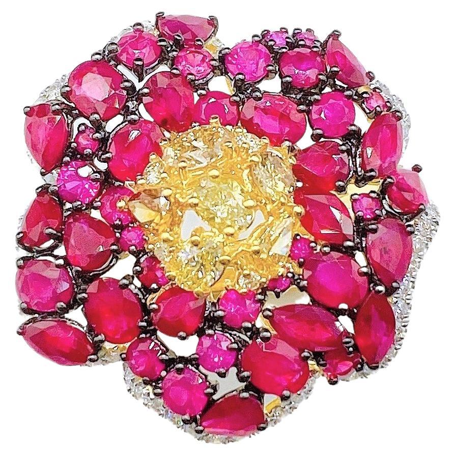 NWT $14, 549 18kt Gold Gorgeous 7ct Fancy Ruby Yellow Diamond Floral Flower Ring For Sale