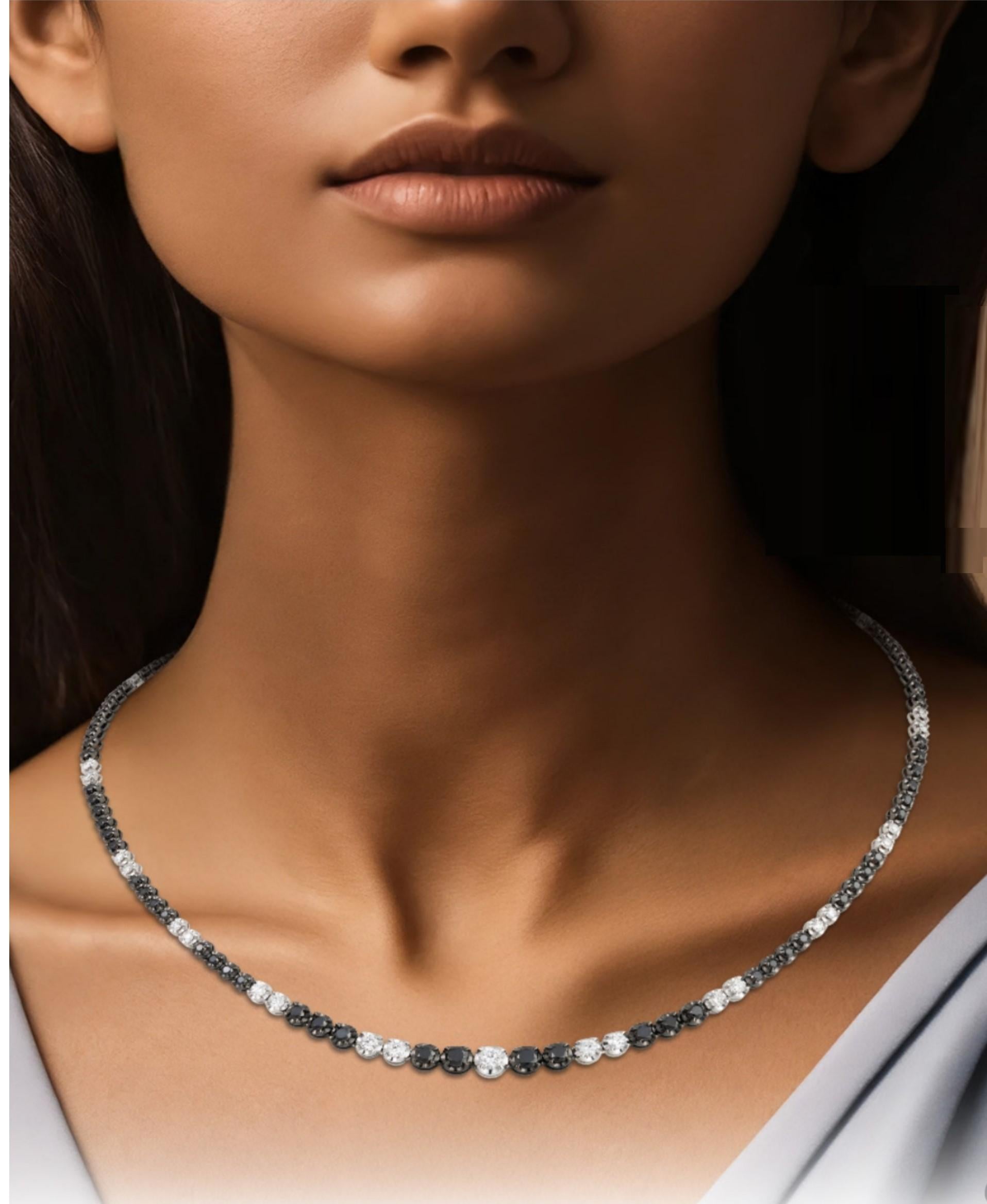 Taglio misto NWT $15,000 Collana in oro 18KT con diamanti neri e diamanti bianchi, fantasia e scintillio in vendita