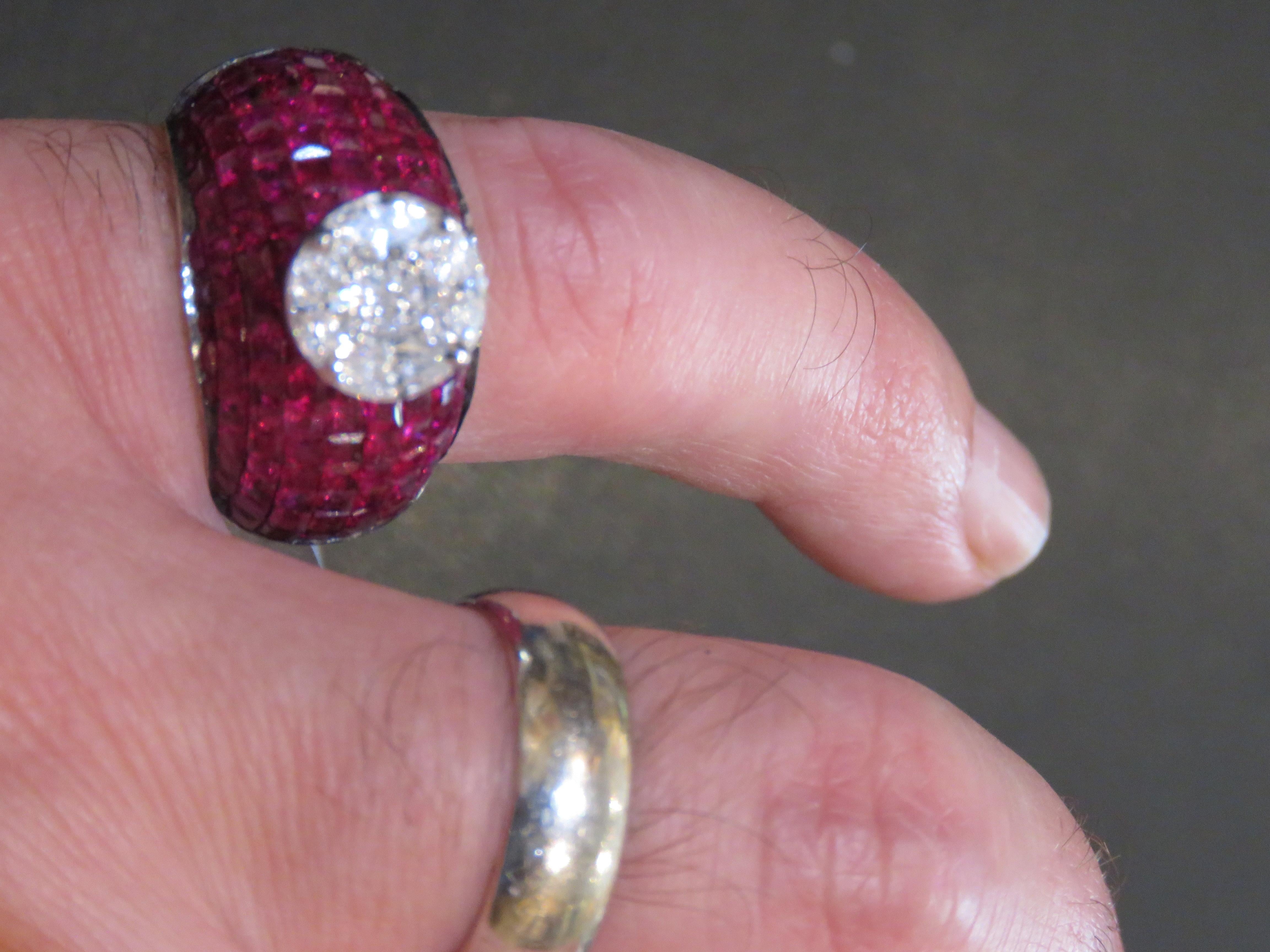 NWT $15, 000 Anillo Bombe de Oro 18KT con Diamante y Rubí de Fantasía Corte mixto en venta