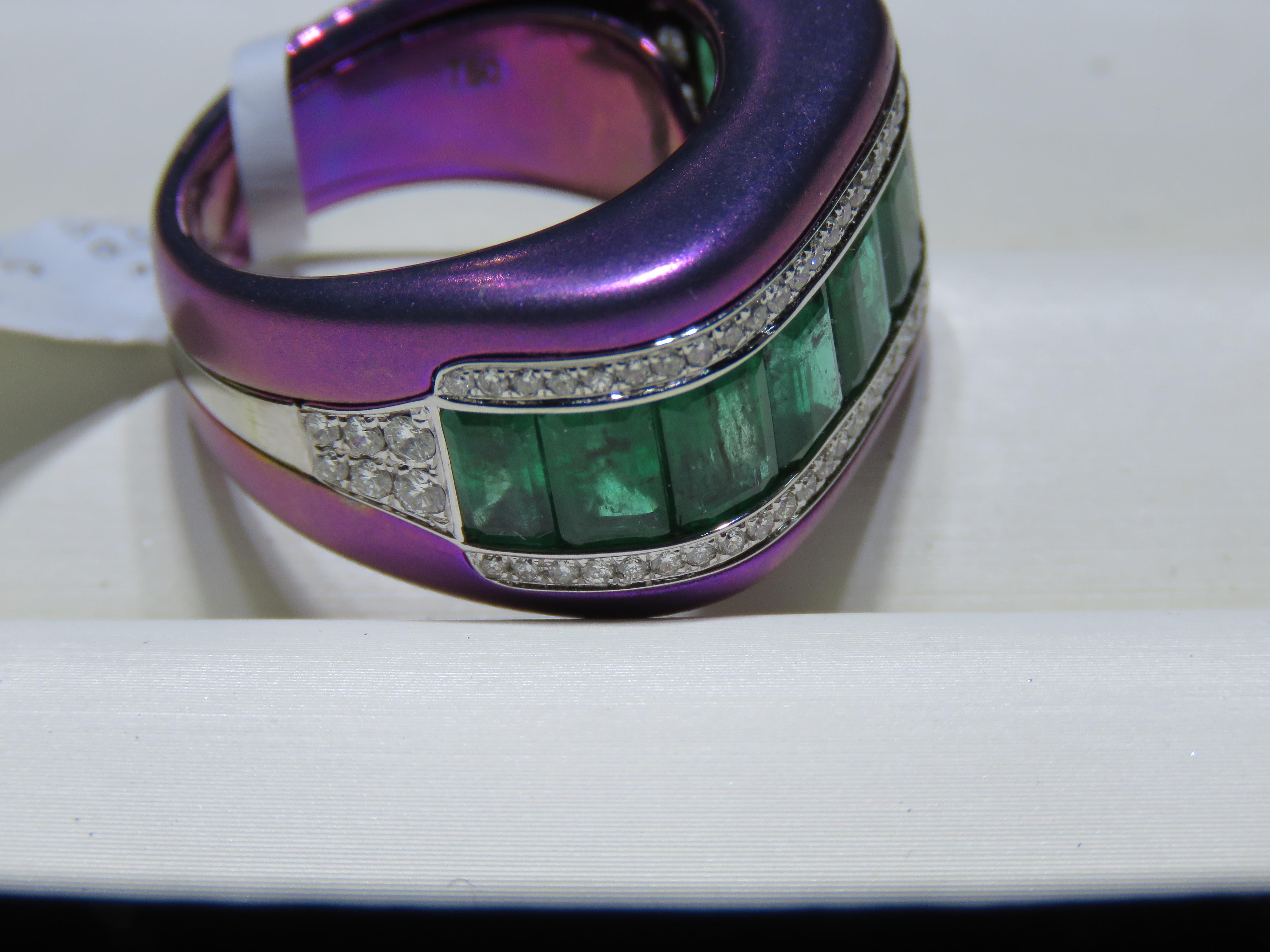 NWT 15, 000 18KT Gold Violet Purple Titanium Gorgeous Fancy Emerald Diamond Ring (Gemischter Schliff) im Angebot