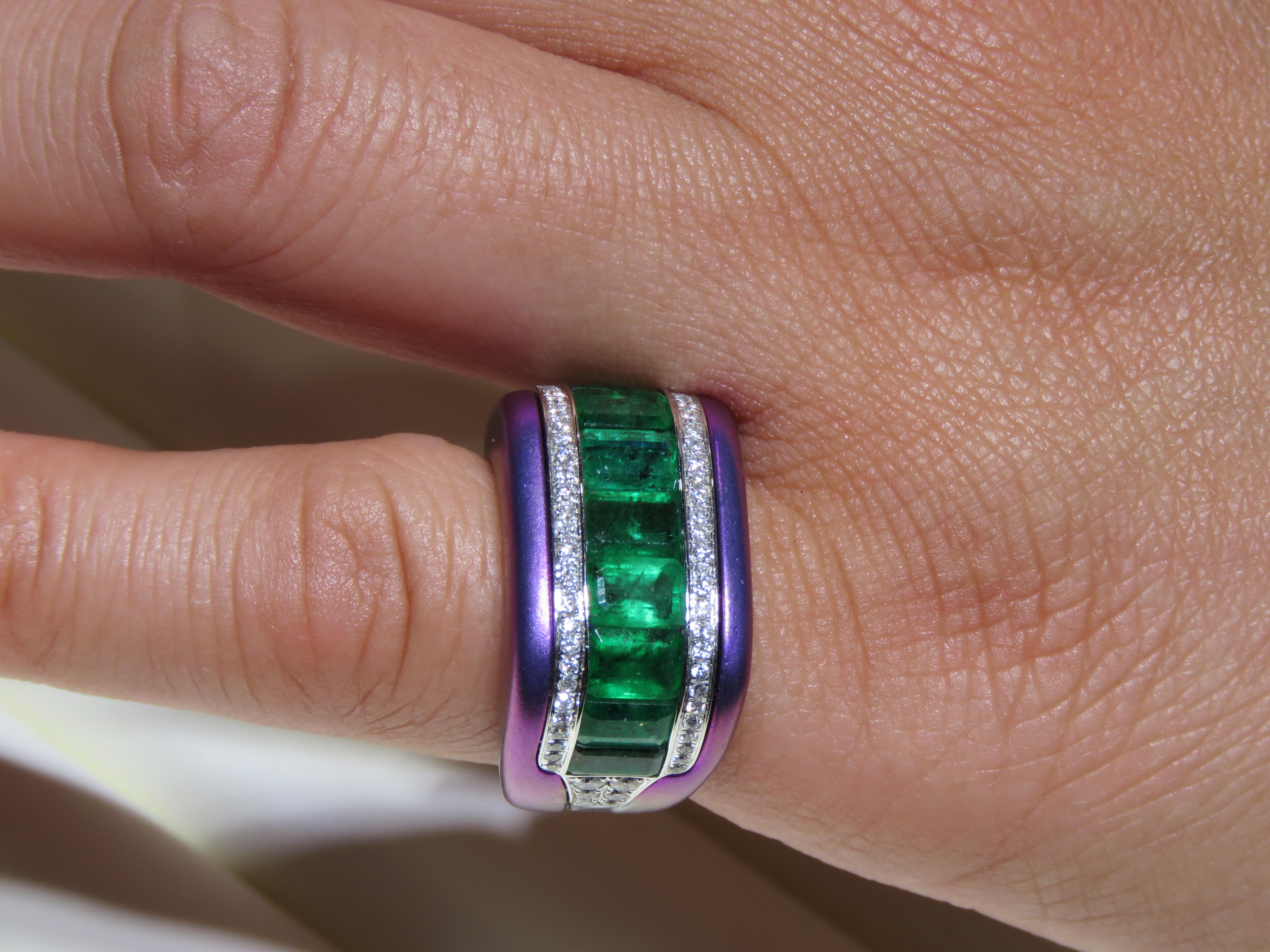 NWT 15, 000 18KT Gold Violet Purple Titanium Gorgeous Fancy Emerald Diamond Ring im Angebot 2