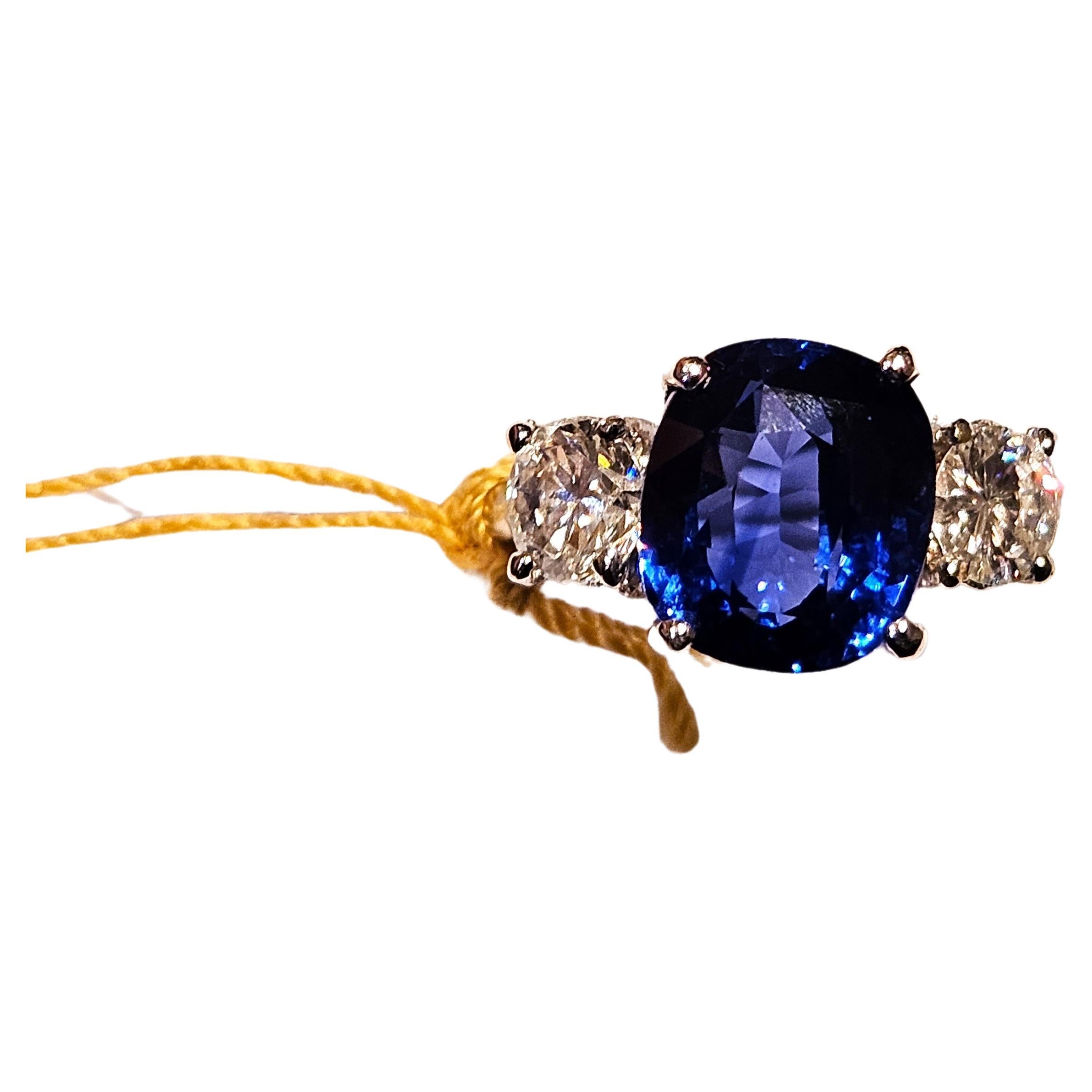Bague rare et magnifique en or 18 carats avec saphir bleu de Ceylan et diamants 150 000 $, nouveau avec étiquette en vente