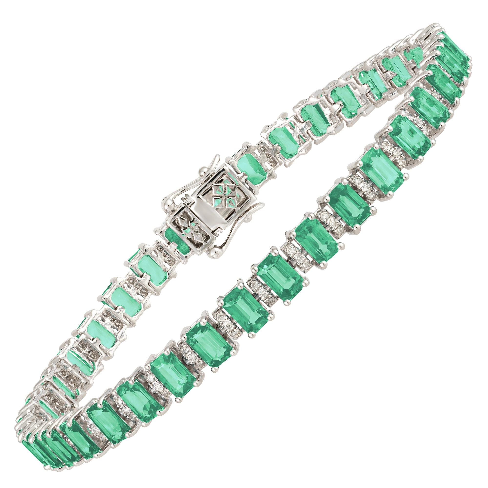 NWT $15,000 18KT Fancy Large Glittering Fancy Green Emerald Diamond Bracelet Neuf - En vente à New York, NY