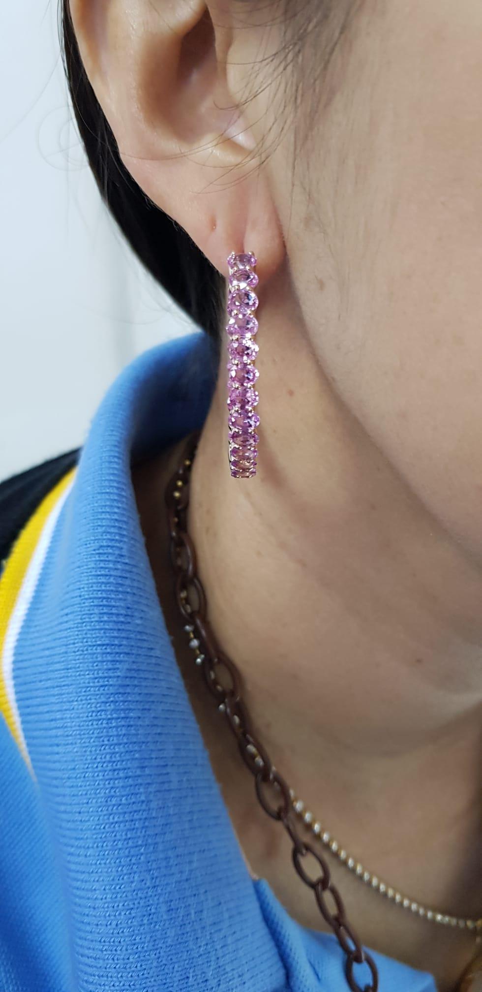 NWT $15, 000 18kt Fancy Large Glittering Fancy Round Pink Sapphire Hoop Earrings In New Condition For Sale In New York, NY