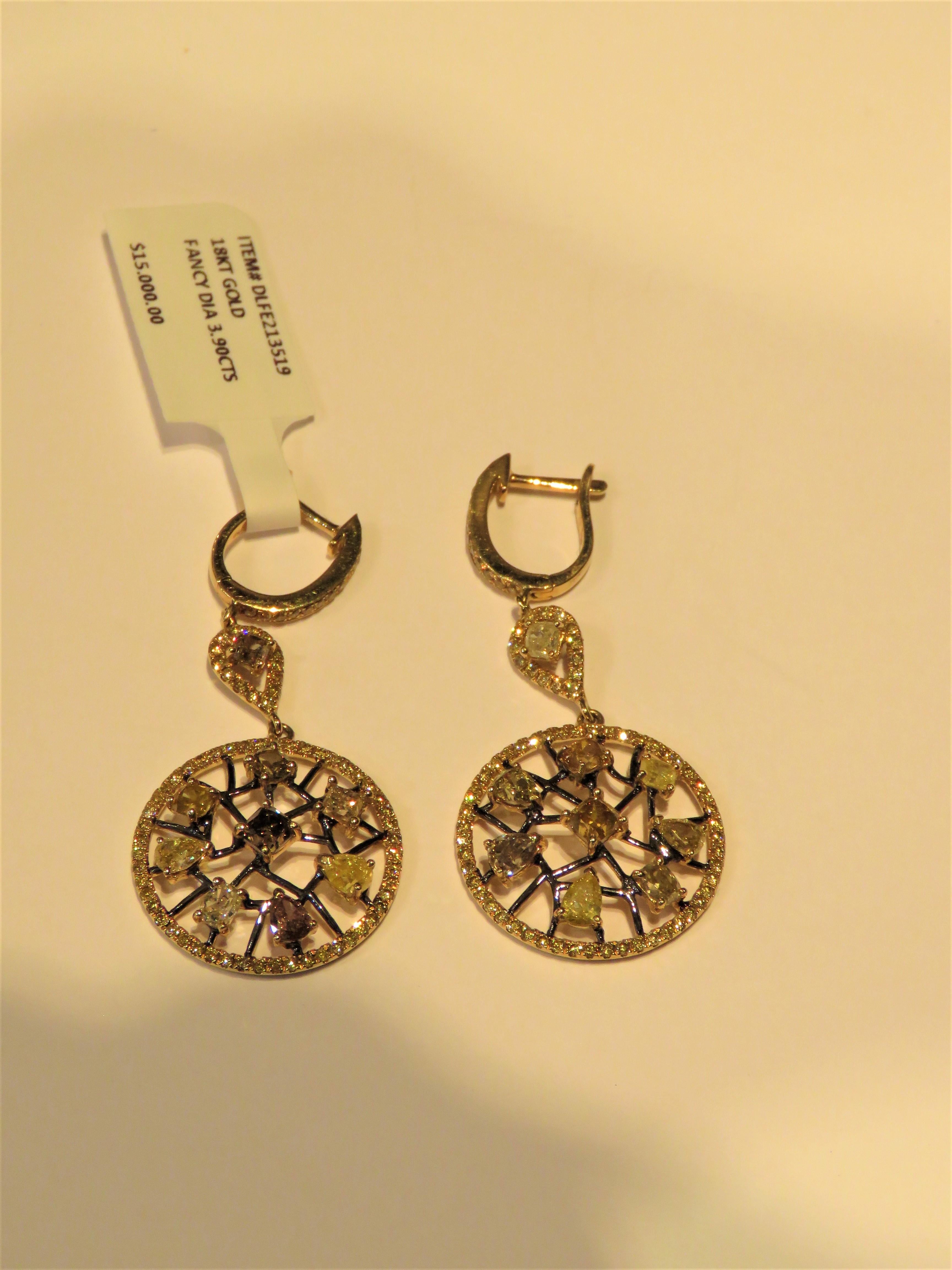 Magnifiques boucles d'oreilles cognac en or 18 carats avec diamants jaunes fantaisie de 4 carats, 15 000 $, neuves avec étiquette Pour femmes en vente