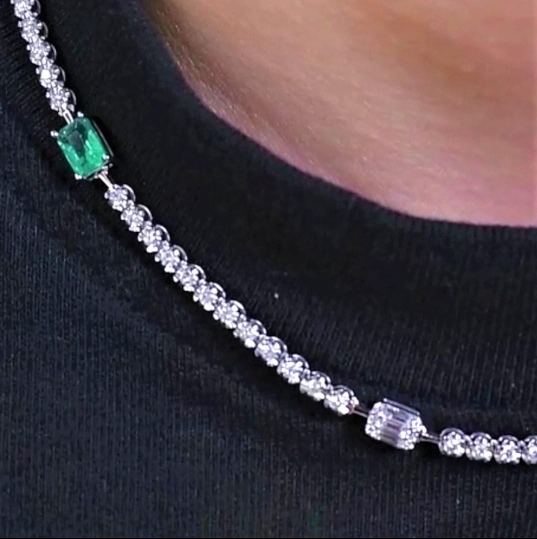 NWT $15, 000 Rare Gorgeous 18KT Gold Fancy Baguette Diamond and Emerald Necklace In New Condition For Sale In New York, NY
