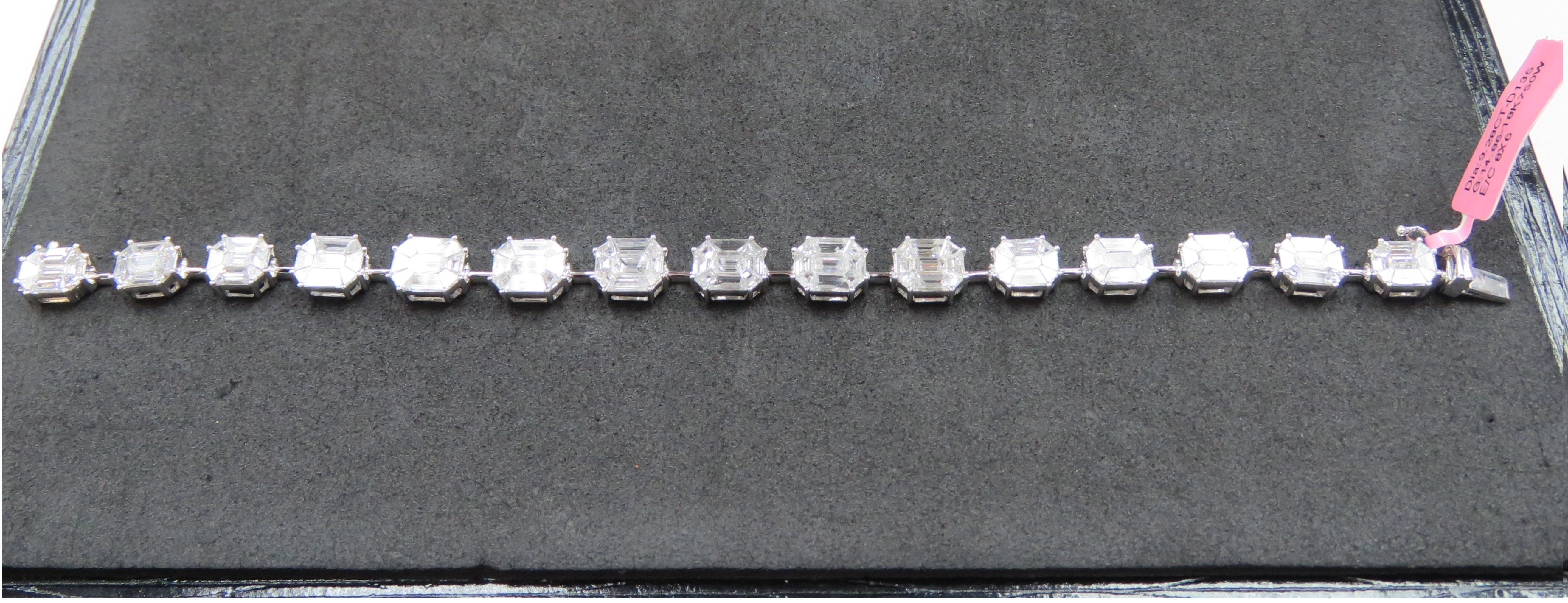 NWT $156, 330 18KT Oro Fancy Gorgeous Grande Diamante Baguette Tennis Bracelet en Nuevo estado para la venta en New York, NY