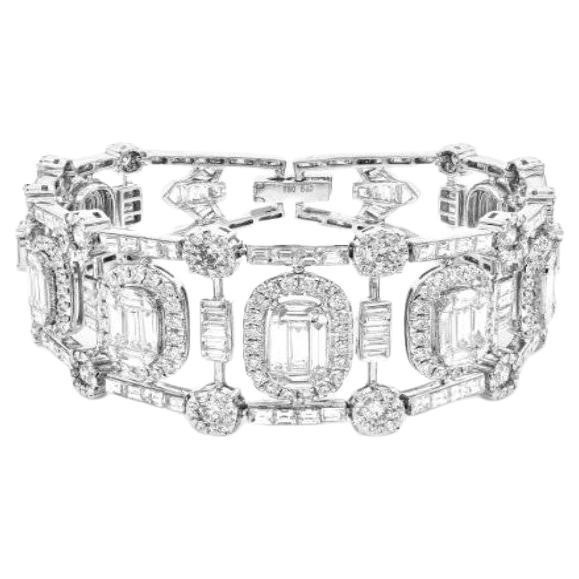 NWT $157, 209 18KT Gold Fancy Large Glittering Oval Baguette Diamond Bracelet For Sale