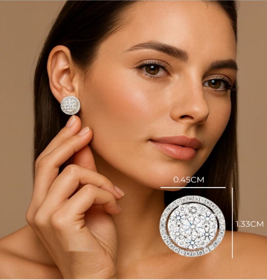 NWT $16, 000 Boucles d'oreilles diamant rond blanc large et scintillant Pour femmes en vente