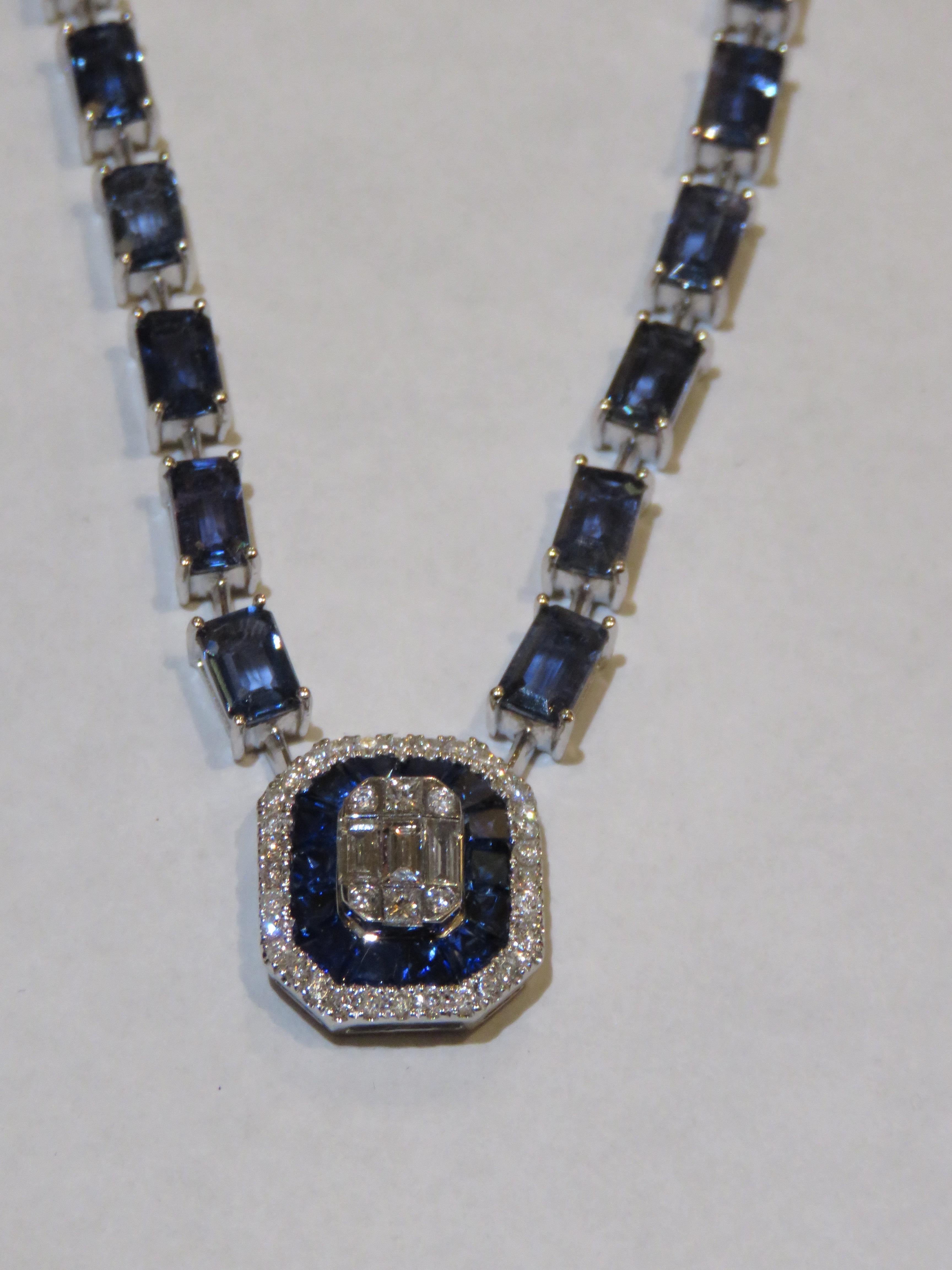NWT $16, 500 Collana 18KT Fancy Large Glittering 13.50CT Fancy Sapphire Diamond in vendita 1