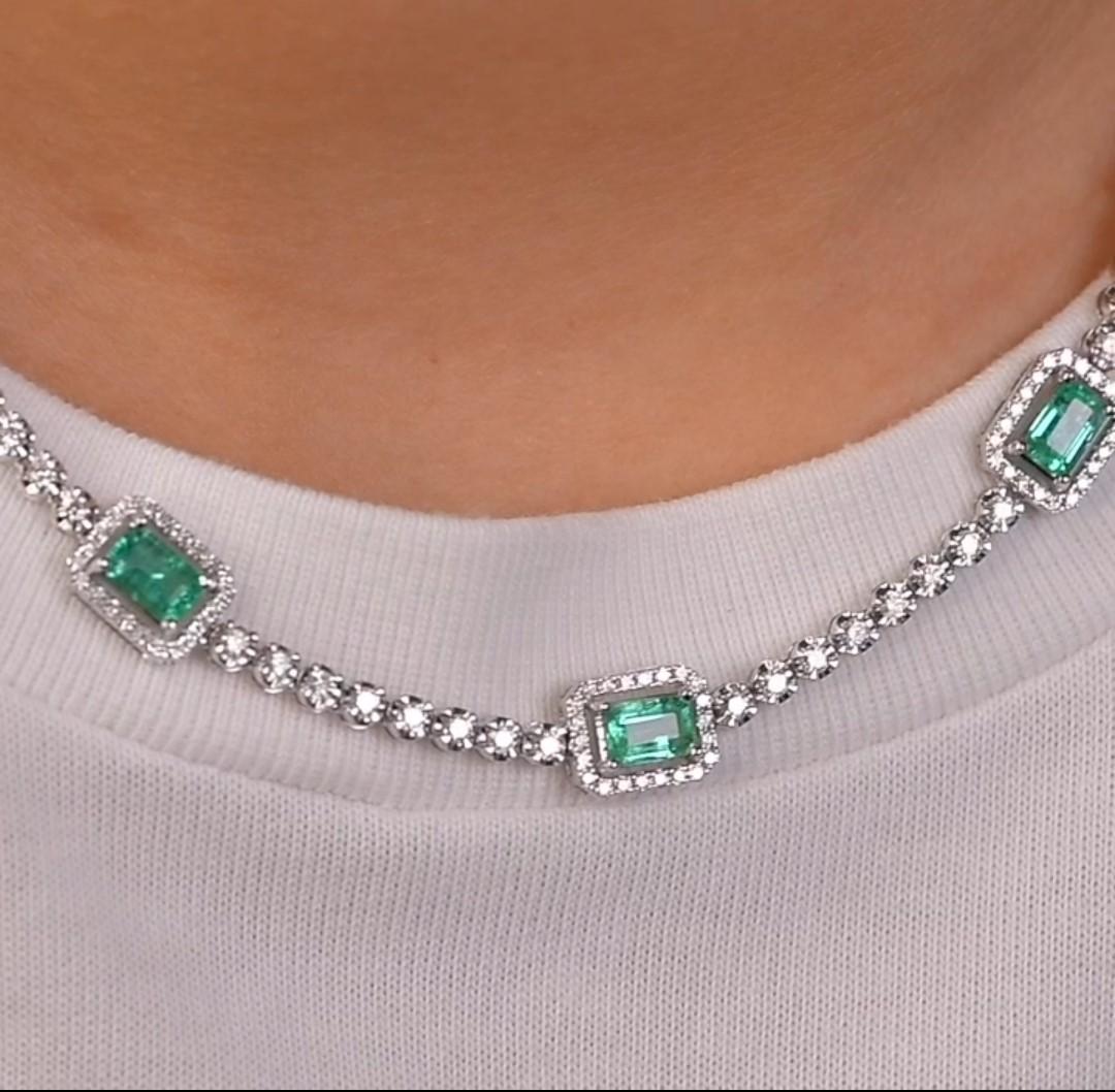 Taglio misto NWT $16, 500 Collana regolabile con diamante smeraldo 18KT Fancy Large Glittering in vendita
