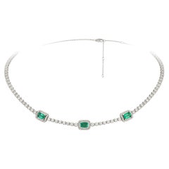 NWT $16, 500 Collana regolabile con diamante smeraldo 18KT Fancy Large Glittering