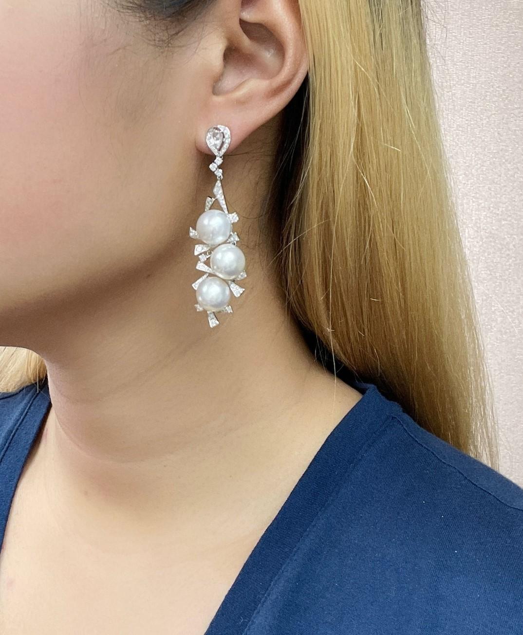 Mixed Cut NWT $17, 000 18KT Gold Rare Lrg South Sea Pearl Gorgeous Diamond Dangle Earrings For Sale