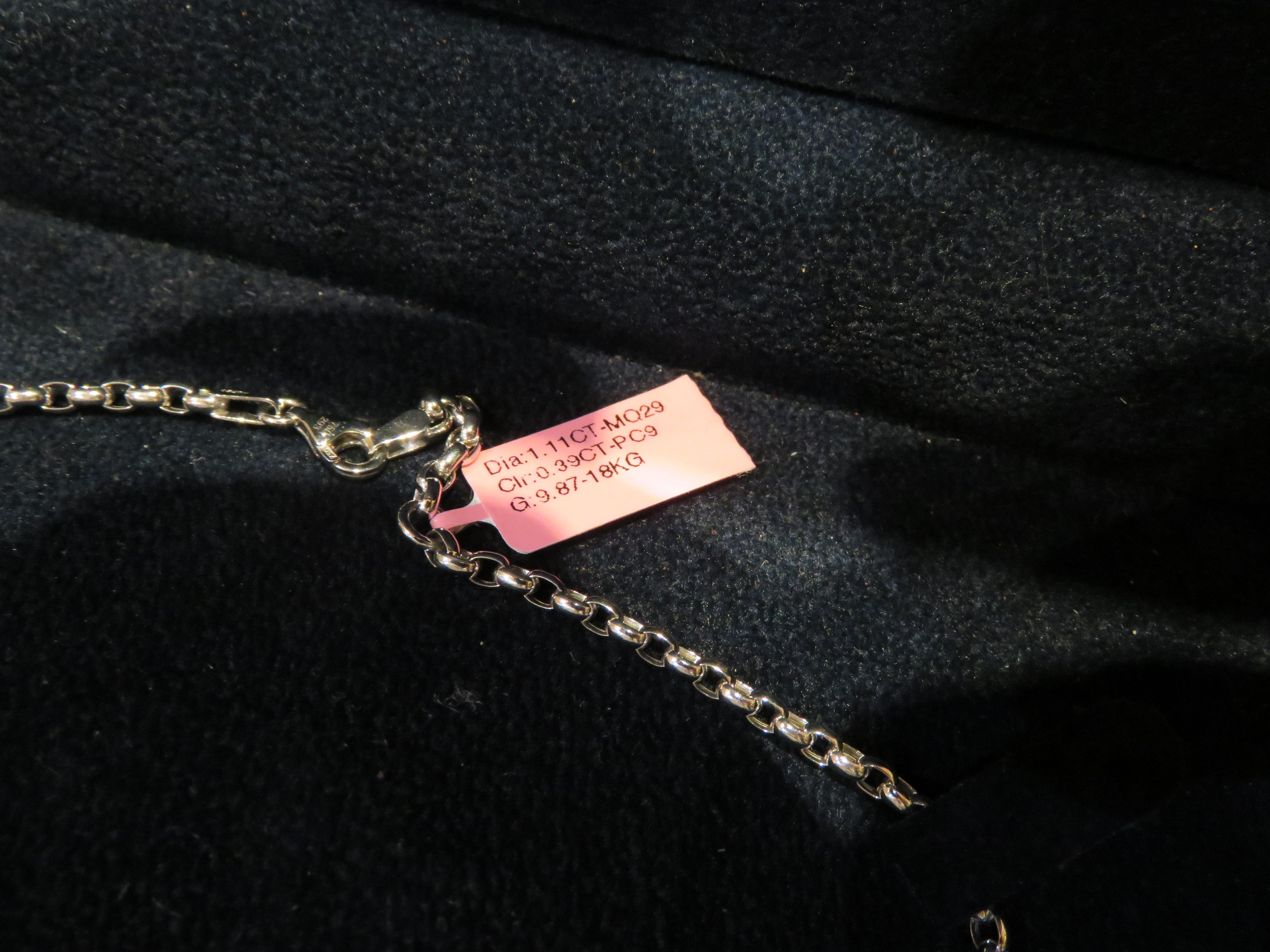 NEU $17, 812 18KT Gold Glitzernde Fancy Pave Herz- und runde Diamant-Halskette, Neu mit Diamanten im Zustand „Neu“ im Angebot in New York, NY