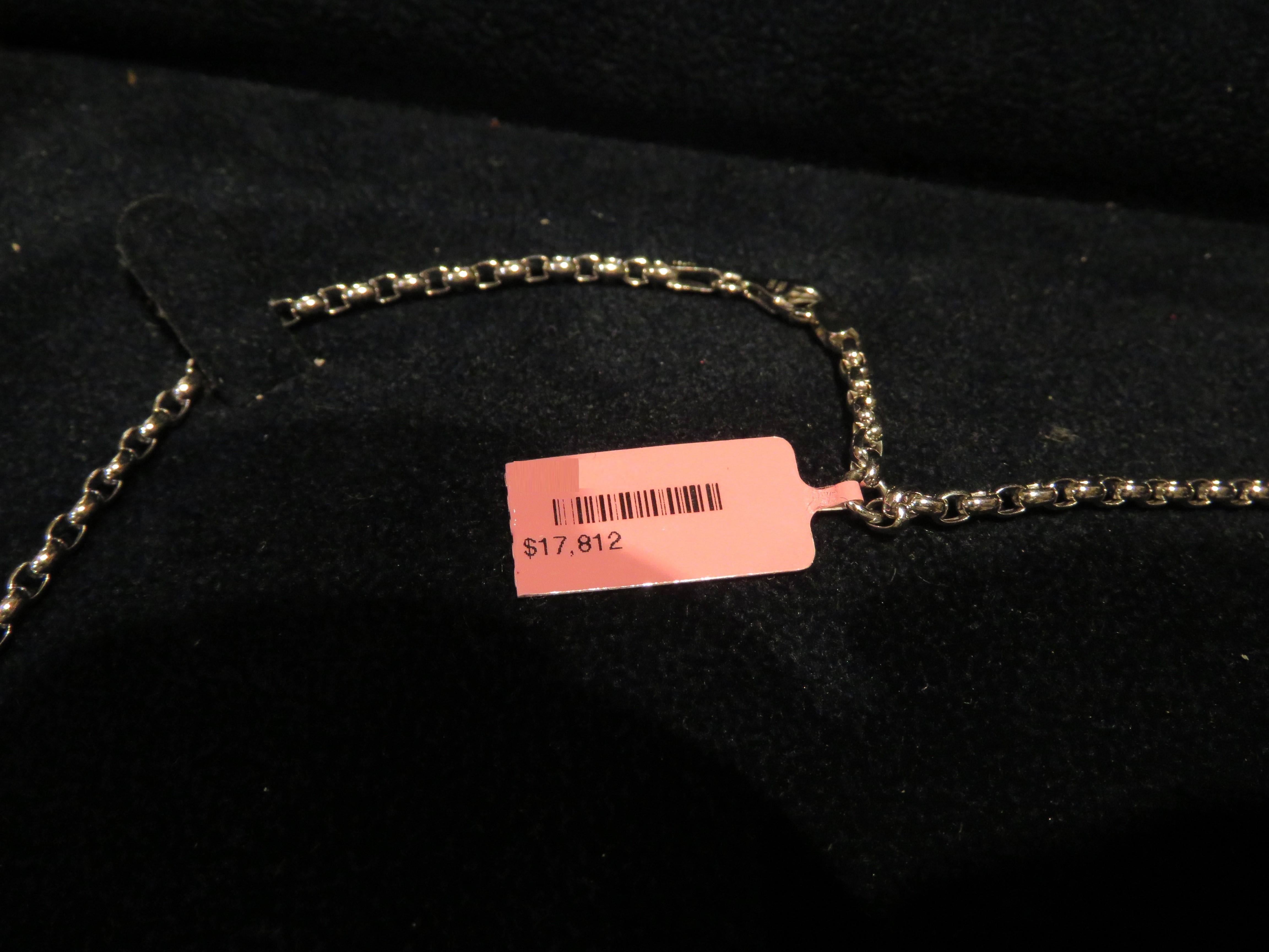 NEU $17, 812 18KT Gold Glitzernde Fancy Pave Herz- und runde Diamant-Halskette, Neu mit Diamanten für Damen oder Herren im Angebot