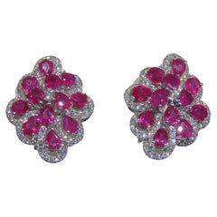 NWT 17,579 18KT Fancy Large Glittering Rare Fancy Colorful Ruby Diamond Earrings (Boucles d'oreilles avec diamant rubis)