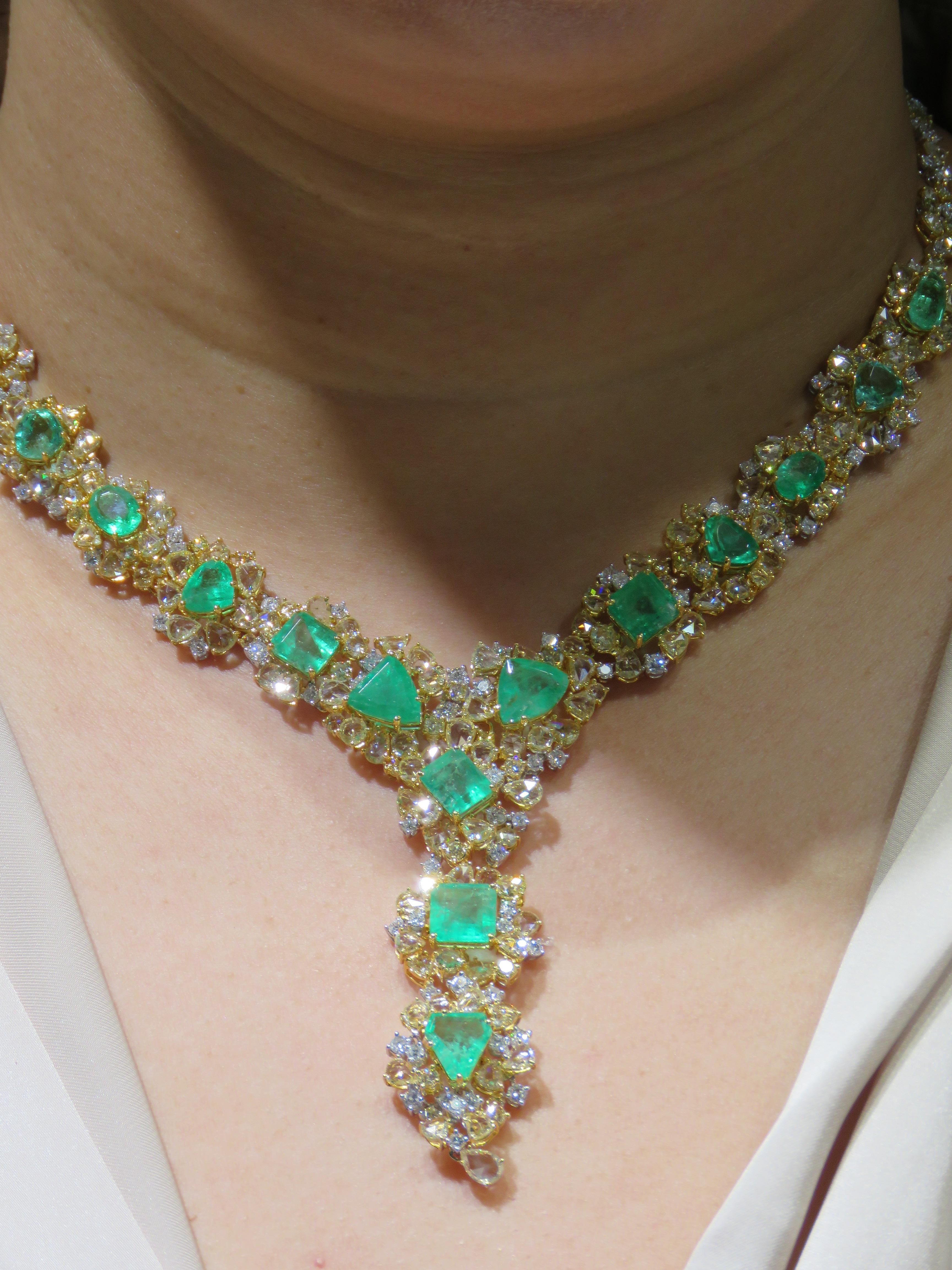 NWT $ 176, 000 Rare Fancy 18KT Gorgeous 50CT Esmeralda Amarillo Diamond Drop Necklace en venta 5