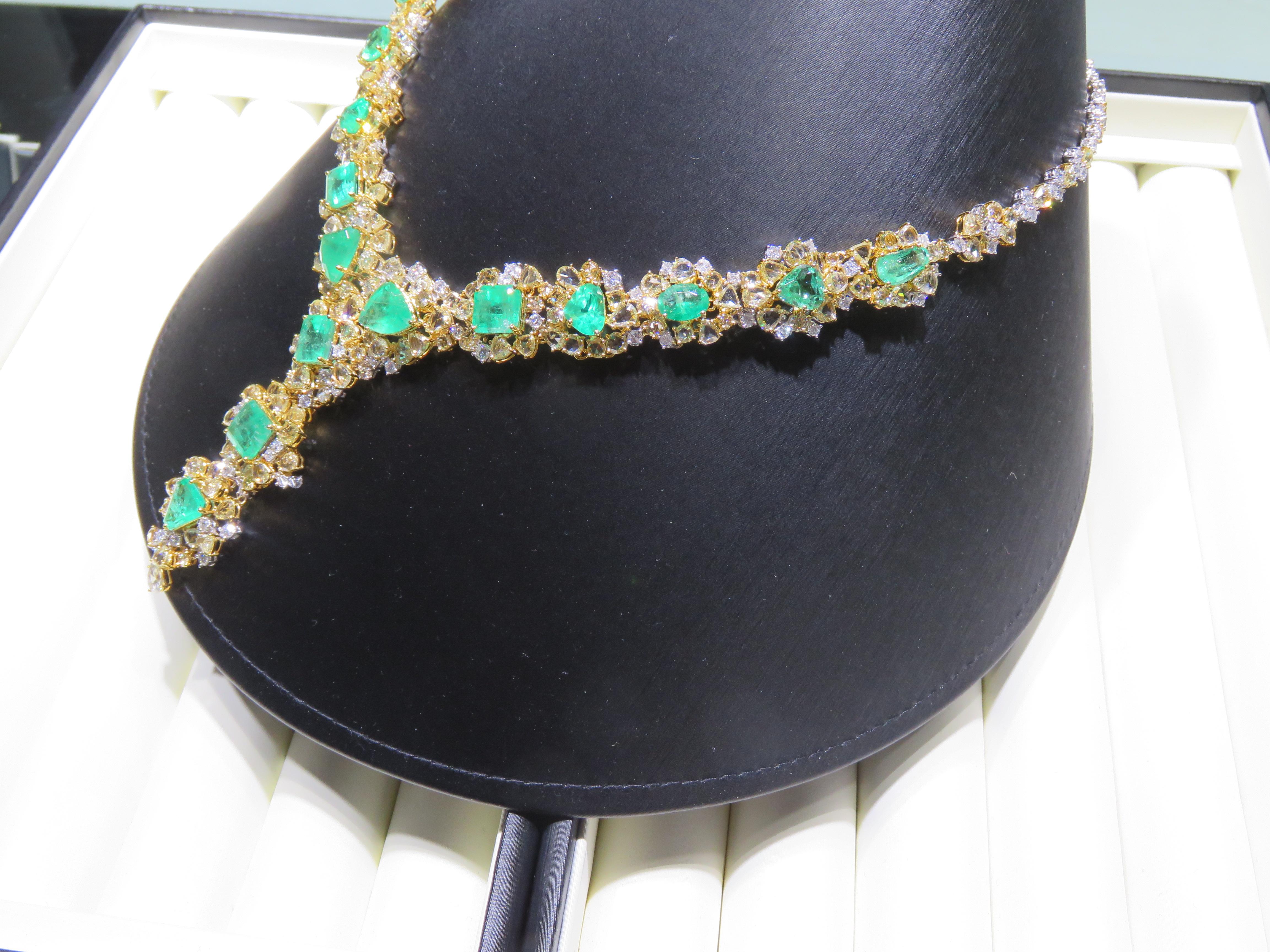 NWT $ 176, 000 Rare Fancy 18KT Gorgeous 50CT Esmeralda Amarillo Diamond Drop Necklace en venta 1