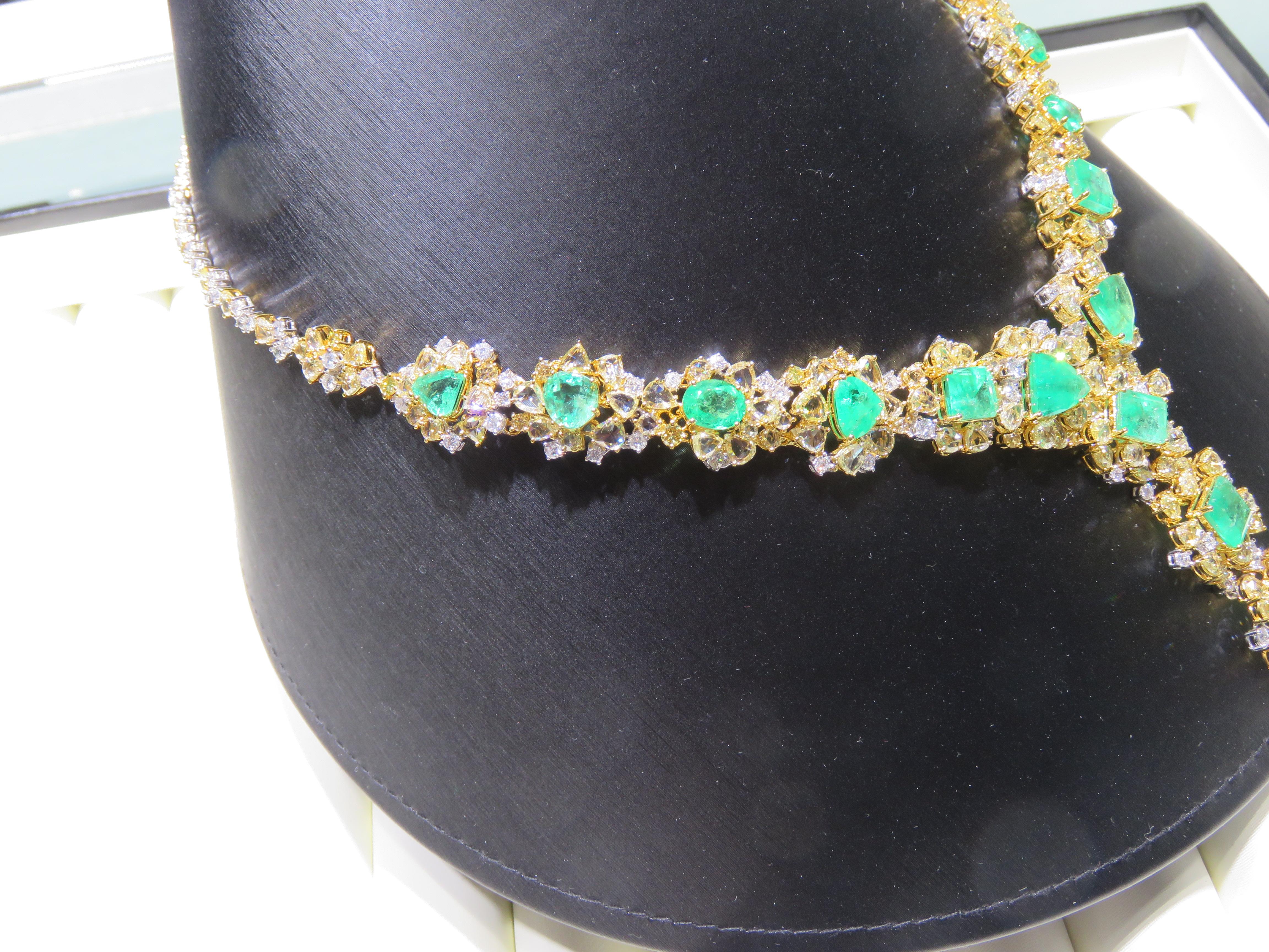 NWT $ 176, 000 Rare Fancy 18KT Gorgeous 50CT Esmeralda Amarillo Diamond Drop Necklace en venta 2
