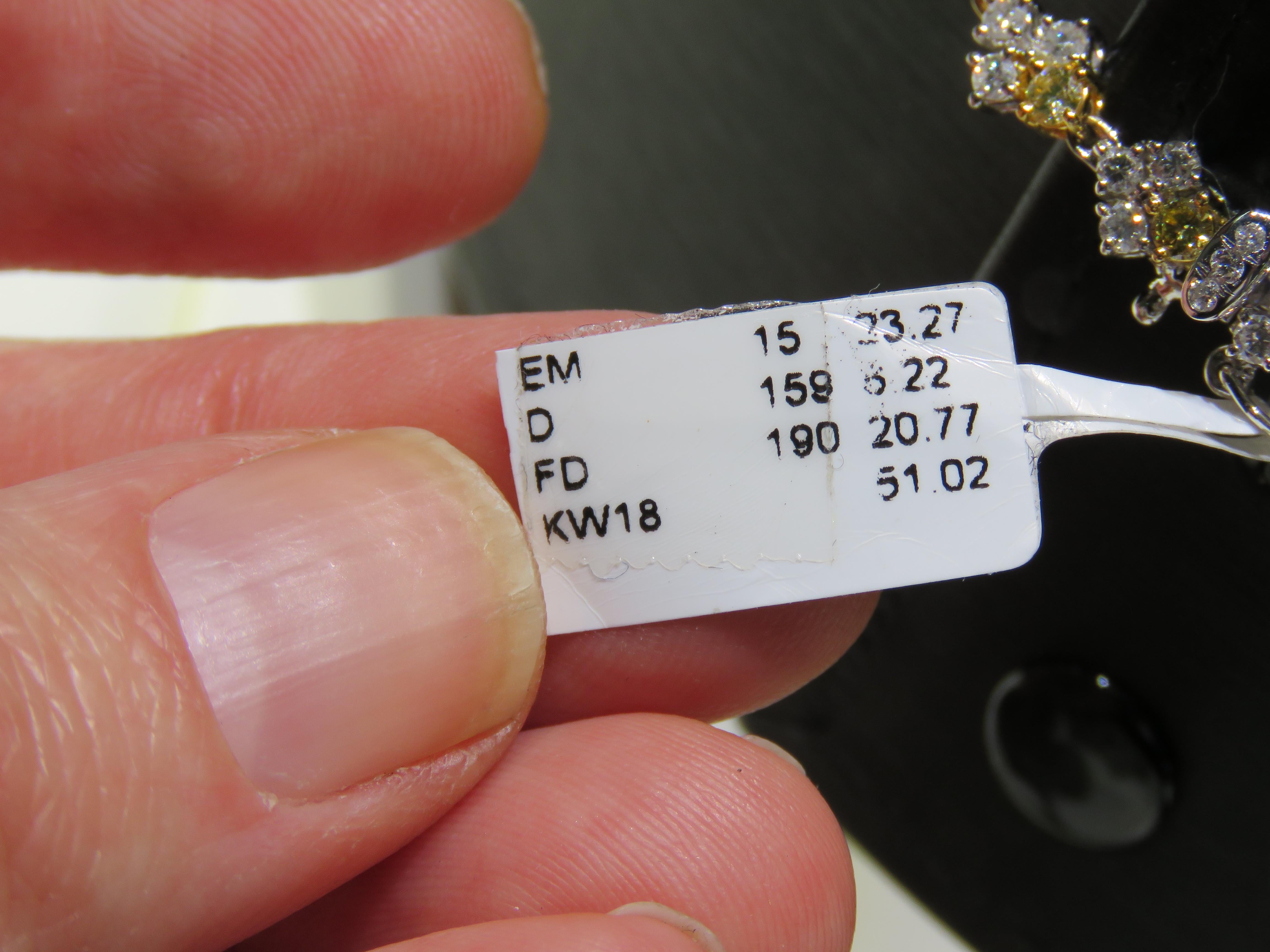 NWT $ 176, 000 Rare Fancy 18KT Gorgeous 50CT Esmeralda Amarillo Diamond Drop Necklace en venta 3