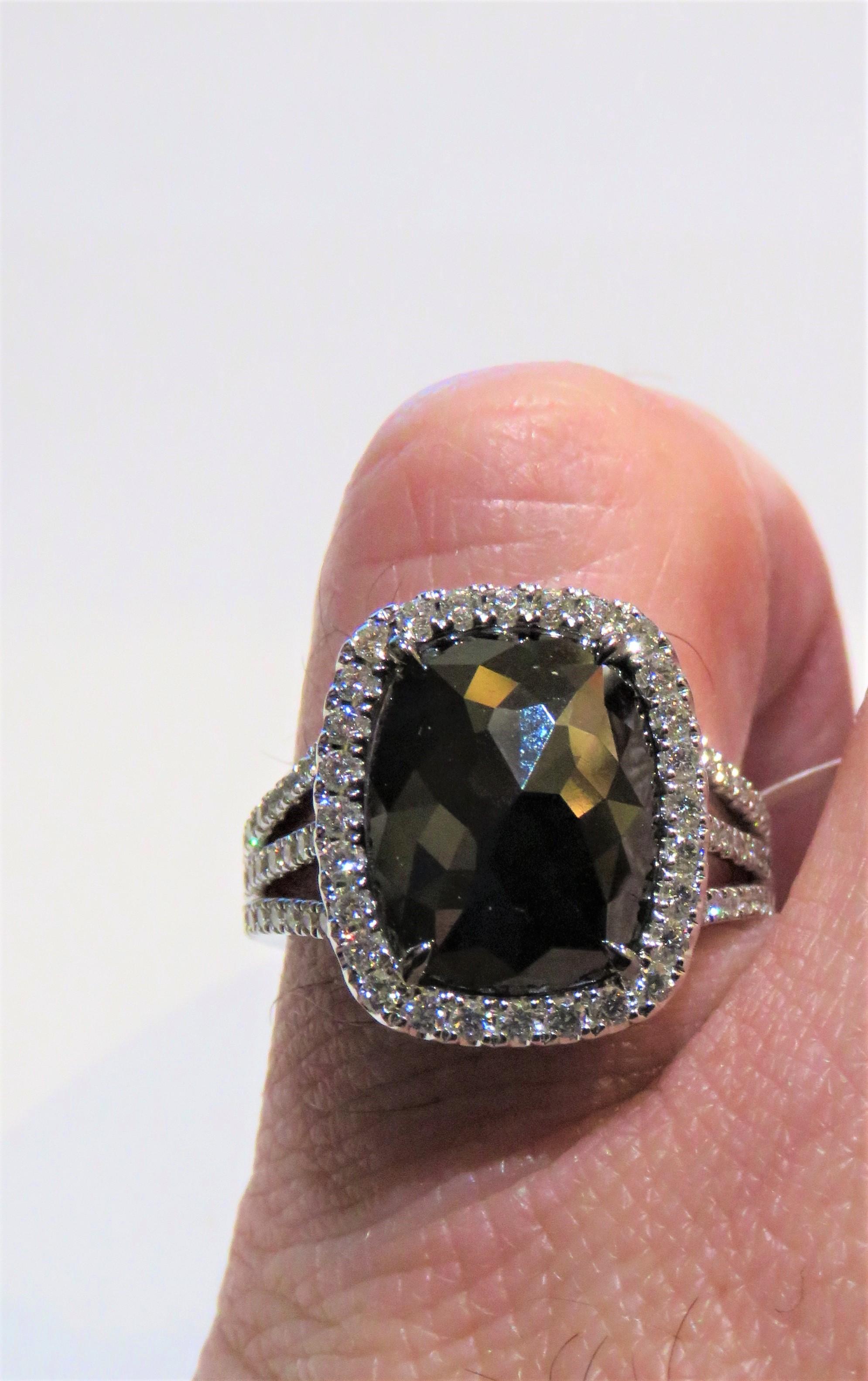 NWT $18, 000 18KT White Gold Rare Large 5CT Faceted Gorgeous Black Diamond Ring In New Condition For Sale In New York, NY