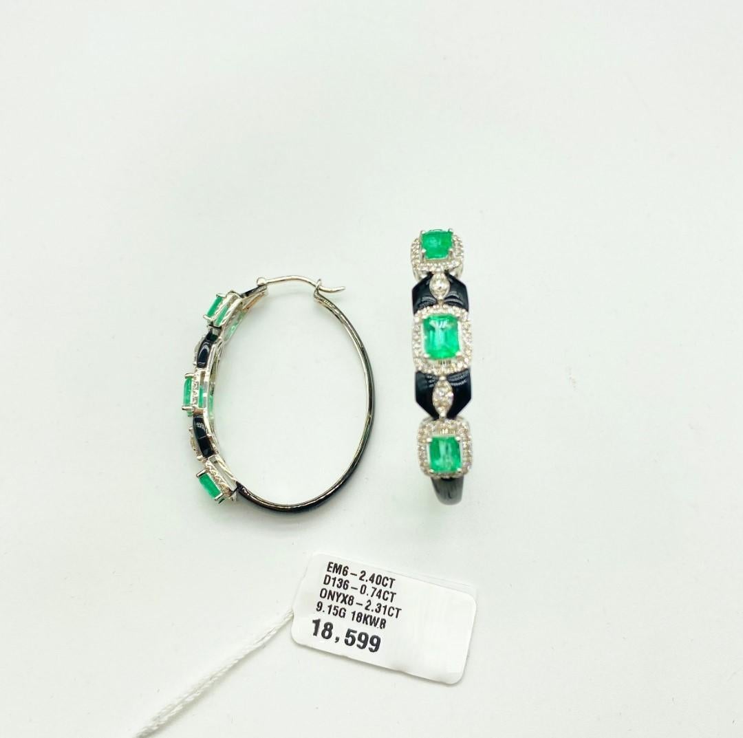 Mixed Cut NWT $18, 599 18KT Fancy Large Glittering Emerald Diamond Onyx Hoop Earrings For Sale