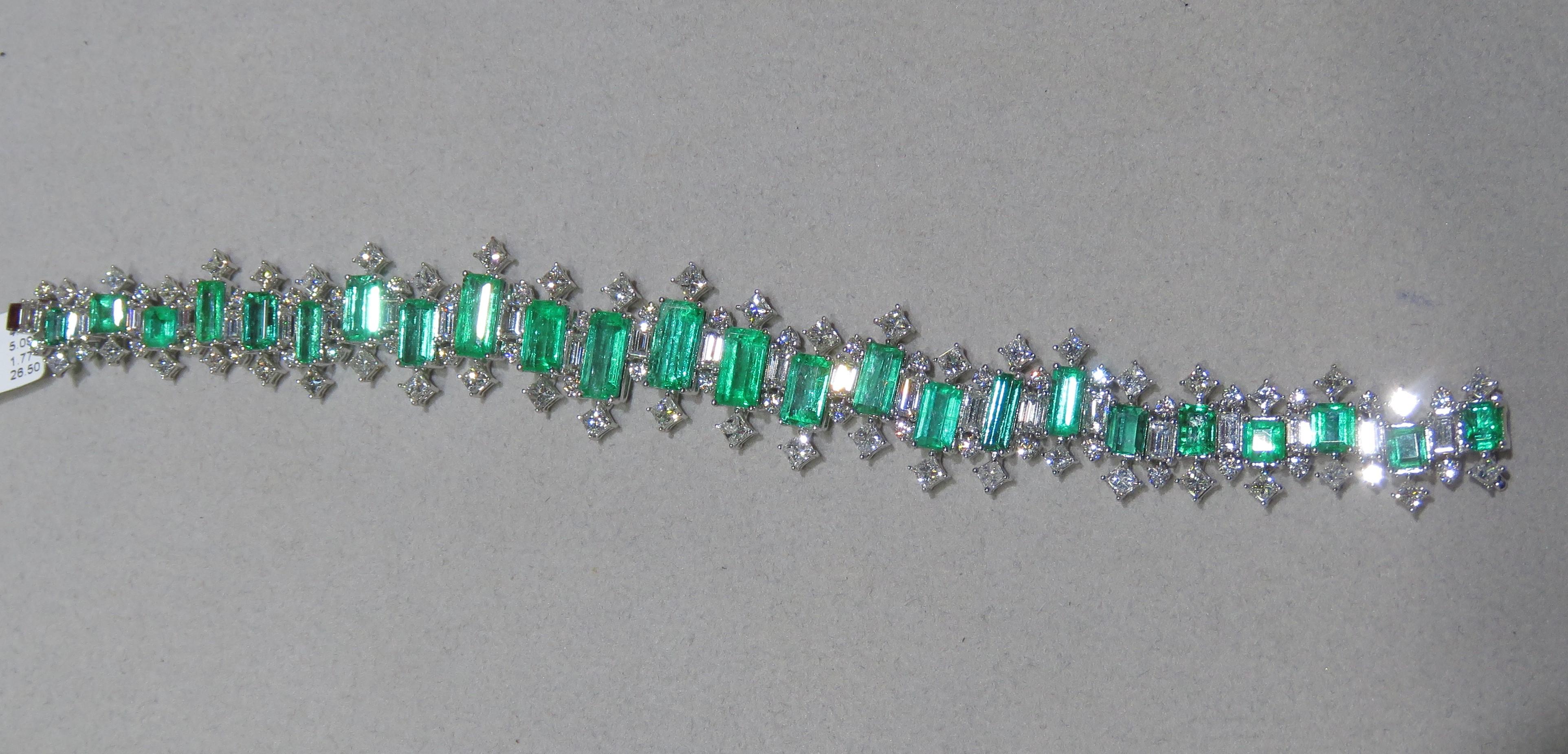 The Following Item we are offering is this Important Radiant 18KT Gold Gorgeous Glittering and Sparkling Magnificent Fancy Cut Rare Colombian Emerald and Diamond Bracelet. Necklace contains approx 30CTS of Beautiful Fancy Emeralds and Diamonds!!!