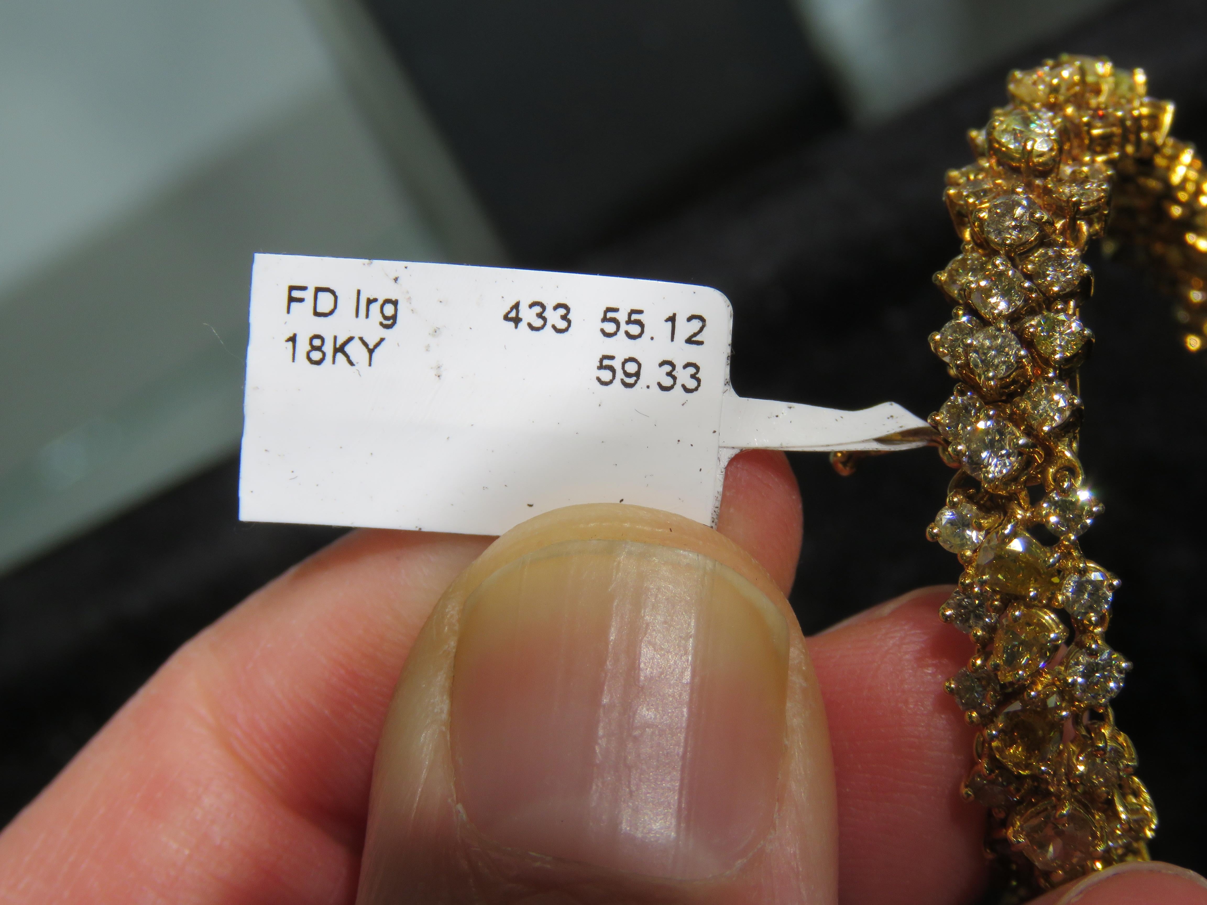 NWT $180, 000 Rare Fancy 18KT Gold 55CT Gorgeous Fancy Yellow Diamond Necklace In New Condition For Sale In New York, NY