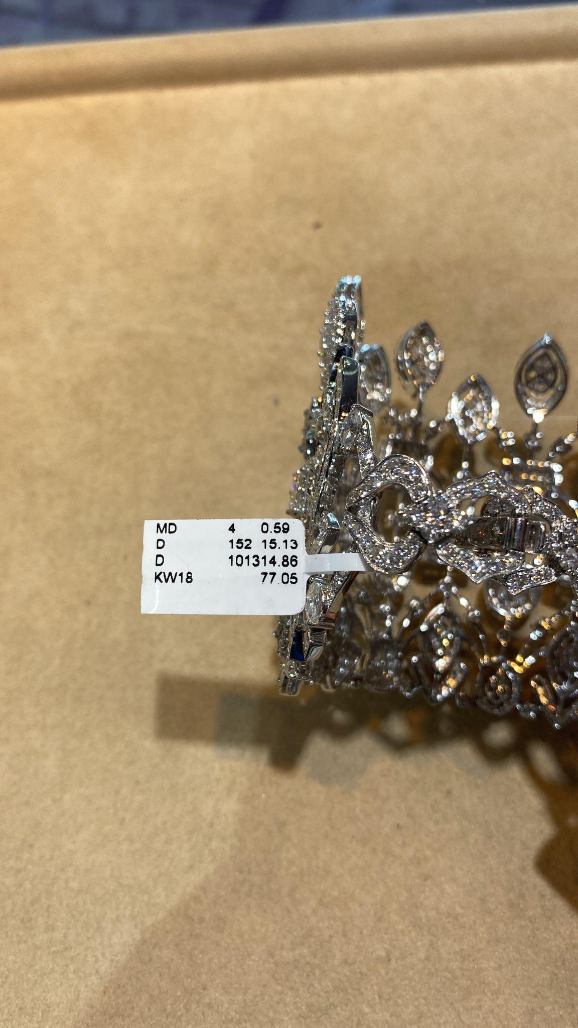 NWT $182, 000 18 Karat Gold Fancy Glittering Diamond Cuff Bracelet Bangle Cuff In New Condition For Sale In New York, NY