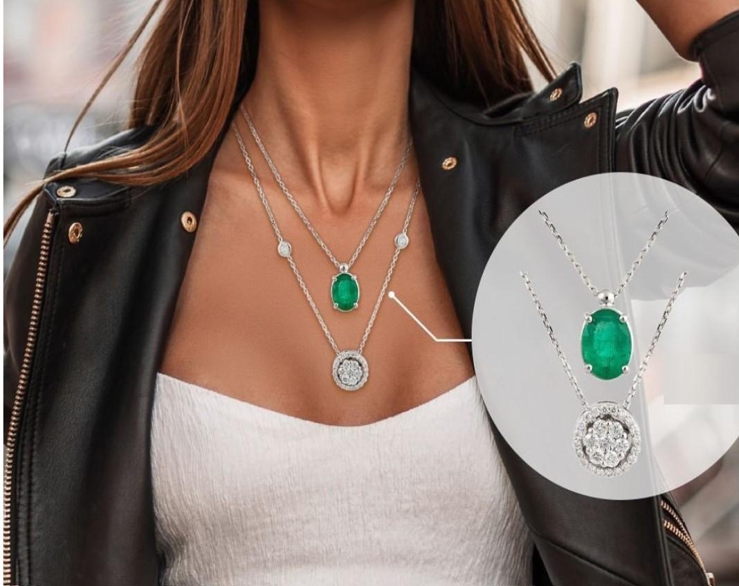 Nwt 18KT Gold $7, 000 Glittering Fancy Green Emerald Diamond Pendant Necklace In New Condition For Sale In New York, NY