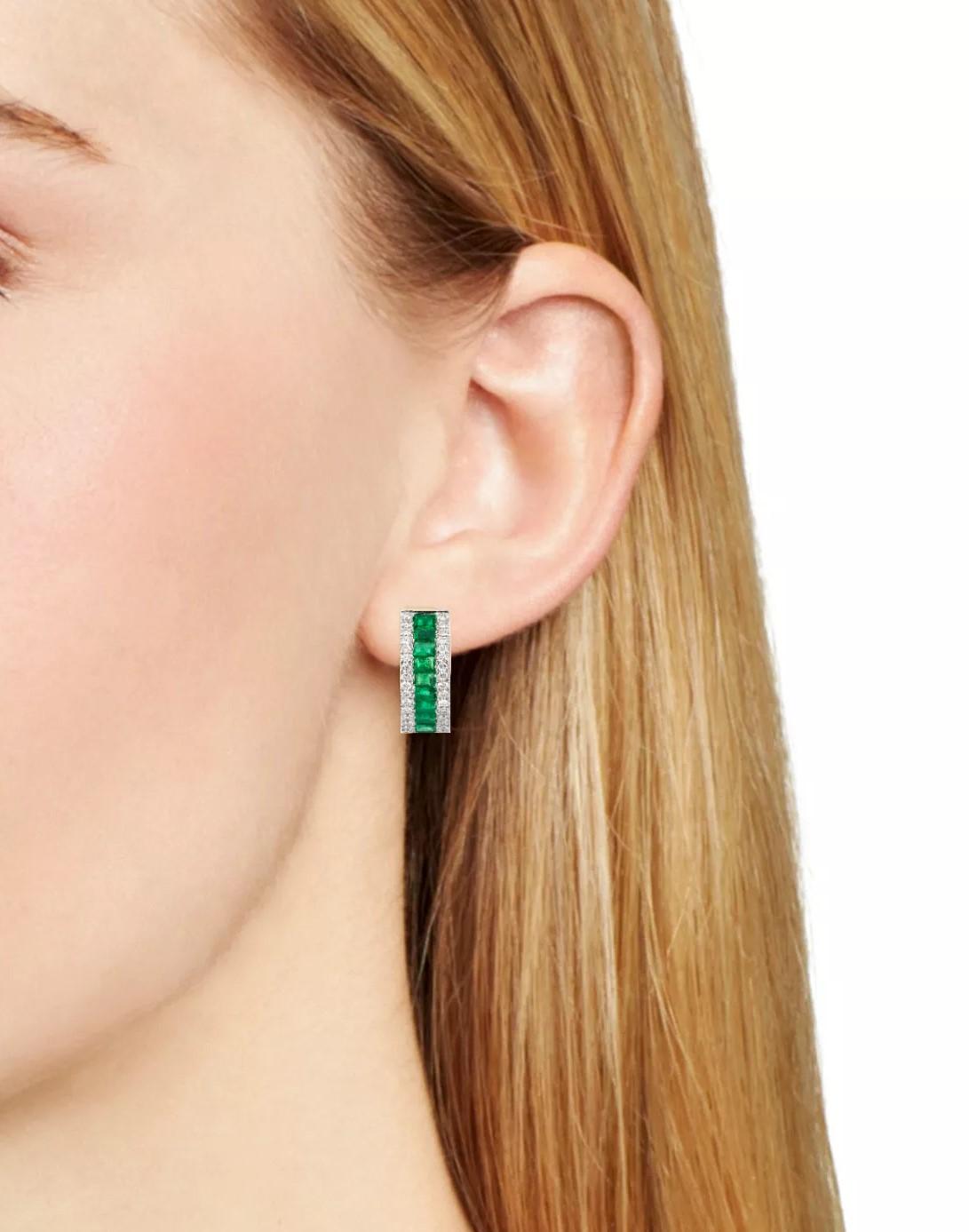 NWT 18 Karat Gold Glittering Fancy Green Emerald Diamond Hoop Earrings In New Condition For Sale In New York, NY