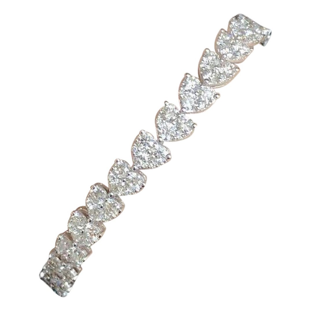 NWT $19, 775 18KT Gold Rare Magnificent 7.50ct Diamond Heart Tennis Bracelet For Sale