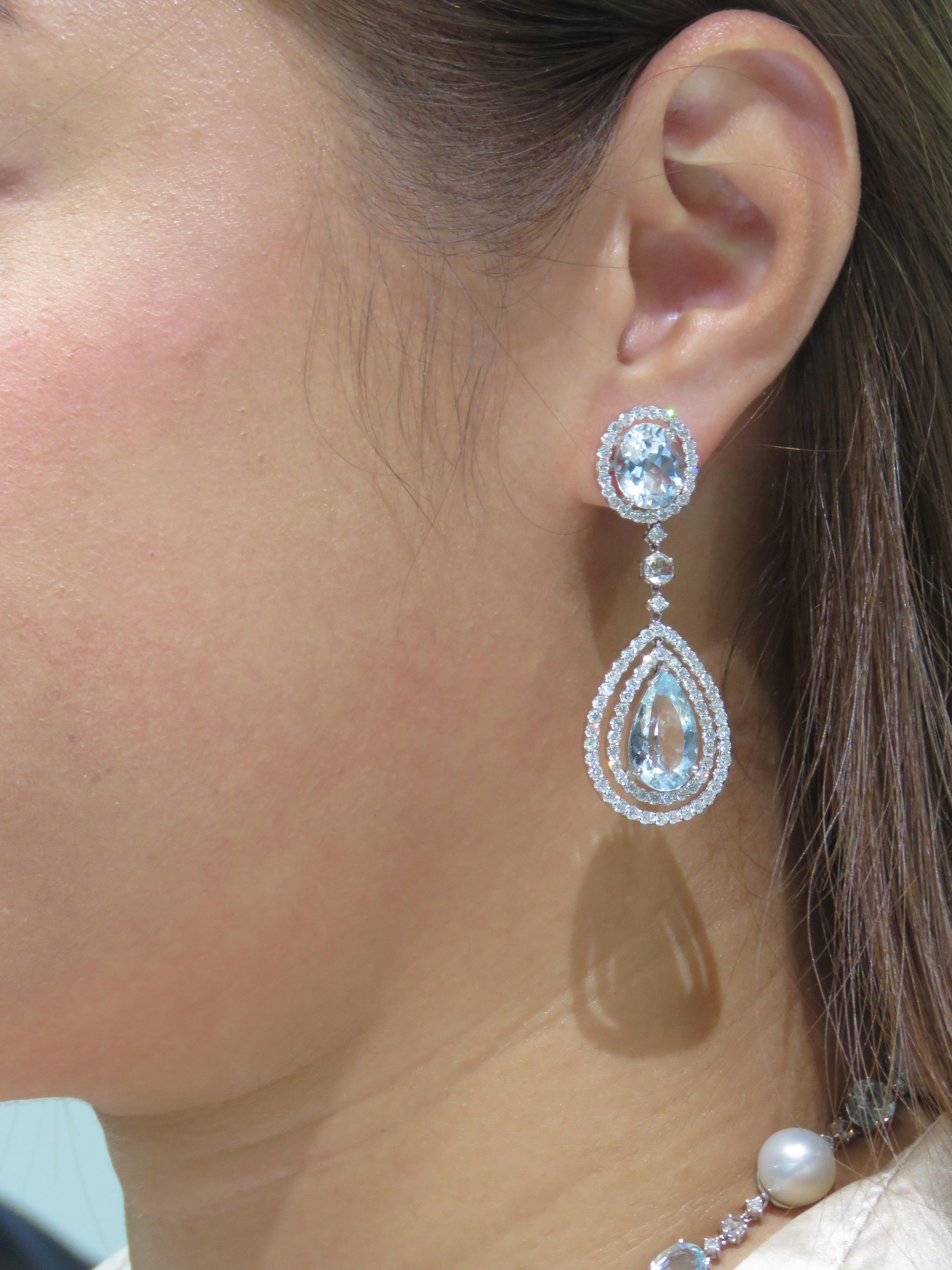 NWT $19, 800 Rari orecchini a goccia in oro 18KT con acquamarina fantasia e diamante in vendita 1