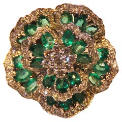 NWT $19, 800 Rare 18KT Gold Gorgeous Fancy Large Flower Emerald Diamond Ring