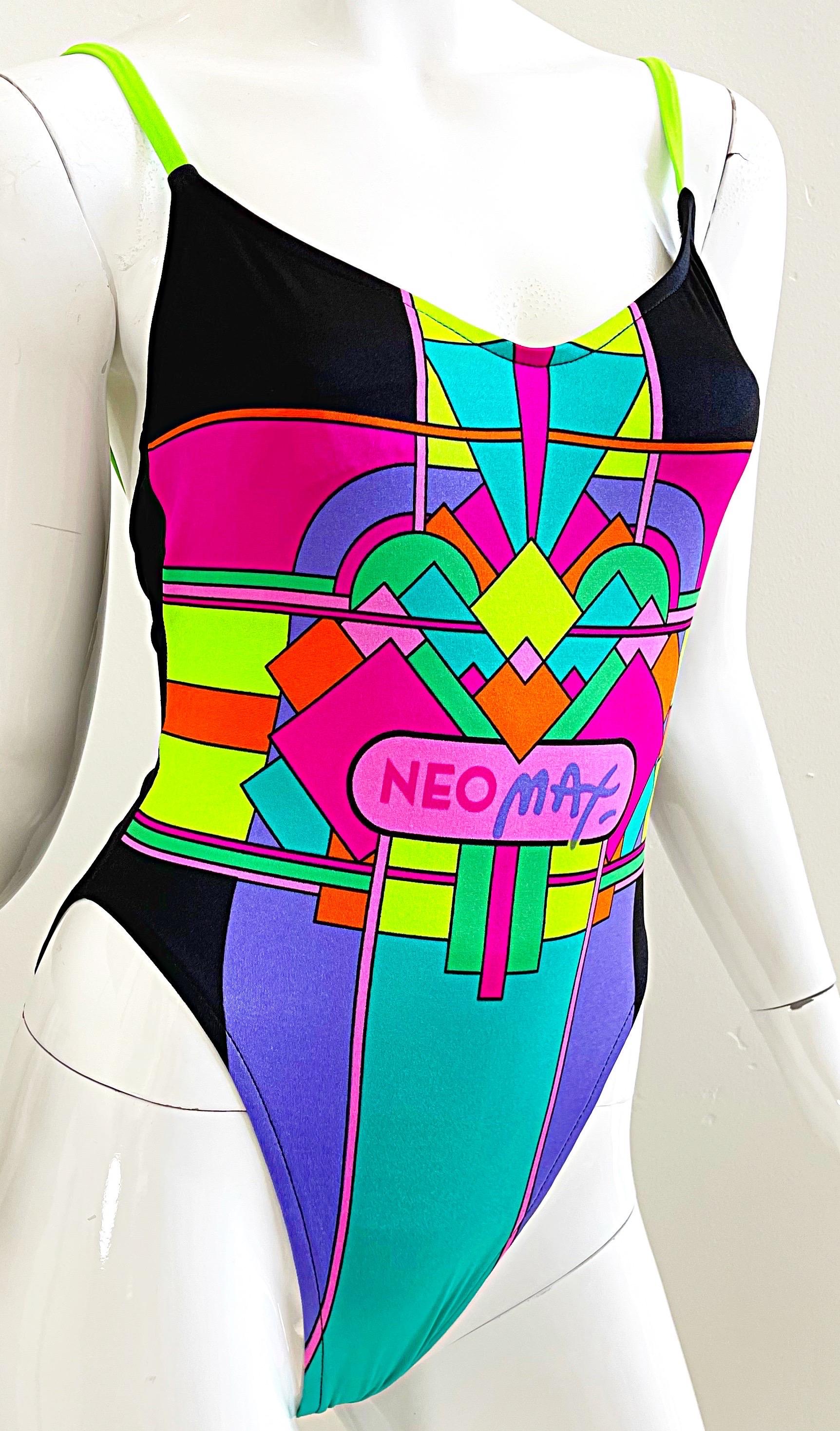 NEU 1980er Peter Max Neomax Neonfarbener Badeanzug mit abstraktem Kunstdruck, einteilig (Violett) im Angebot