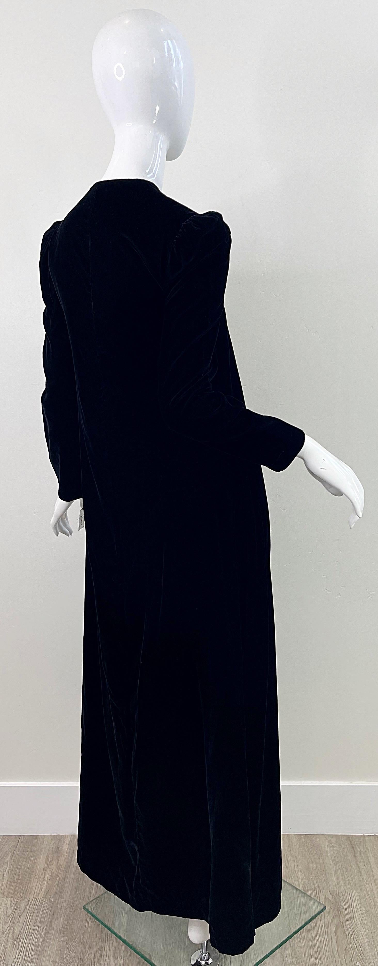 NWT 1980s Sabeth Row Saks 5th Avenue Black Silk Velvet Vintage Wrap Robe Dress For Sale 1