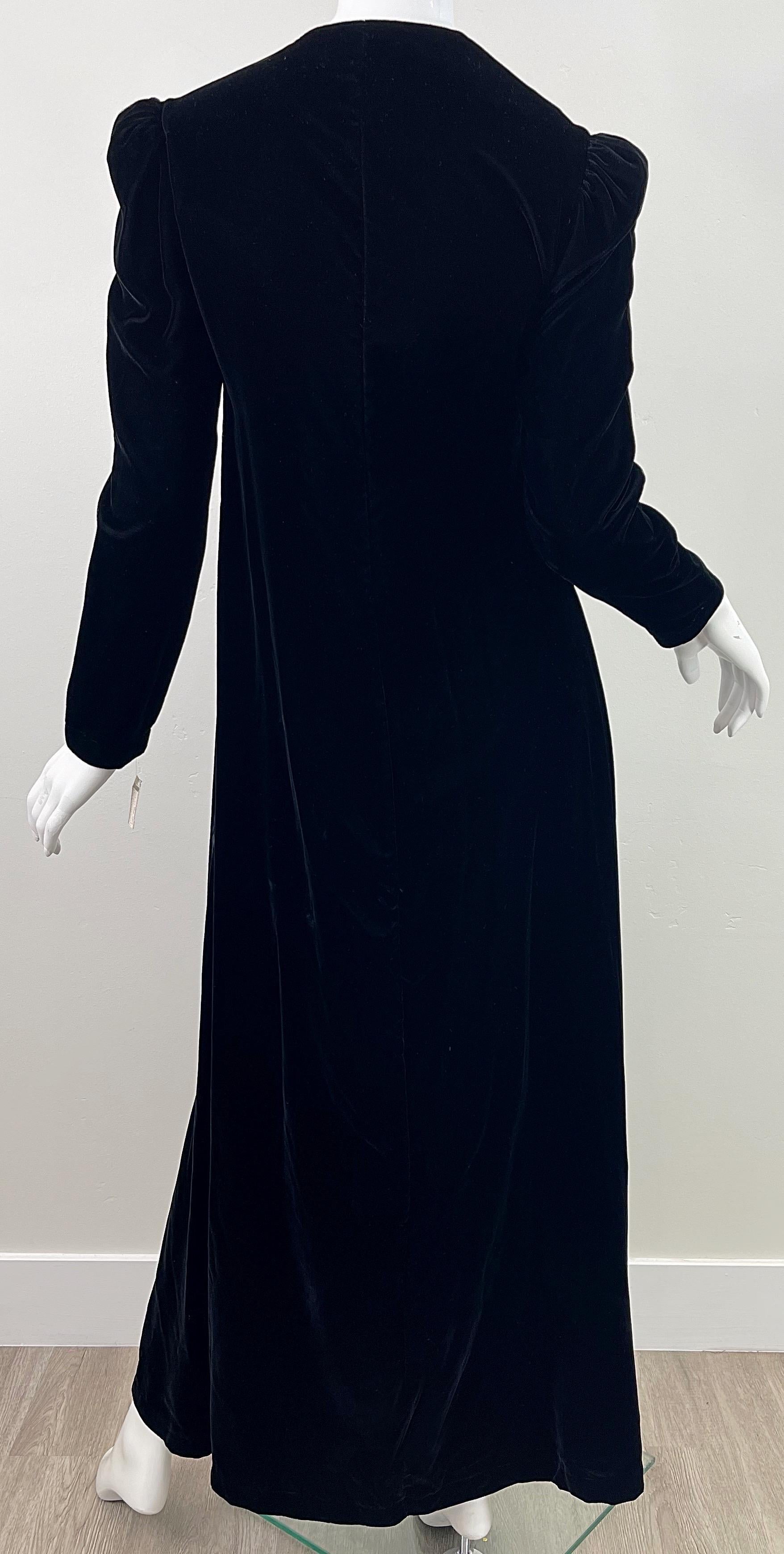 NWT 1980s Sabeth Row Saks 5th Avenue Black Silk Velvet Vintage Wrap Robe Dress For Sale 3
