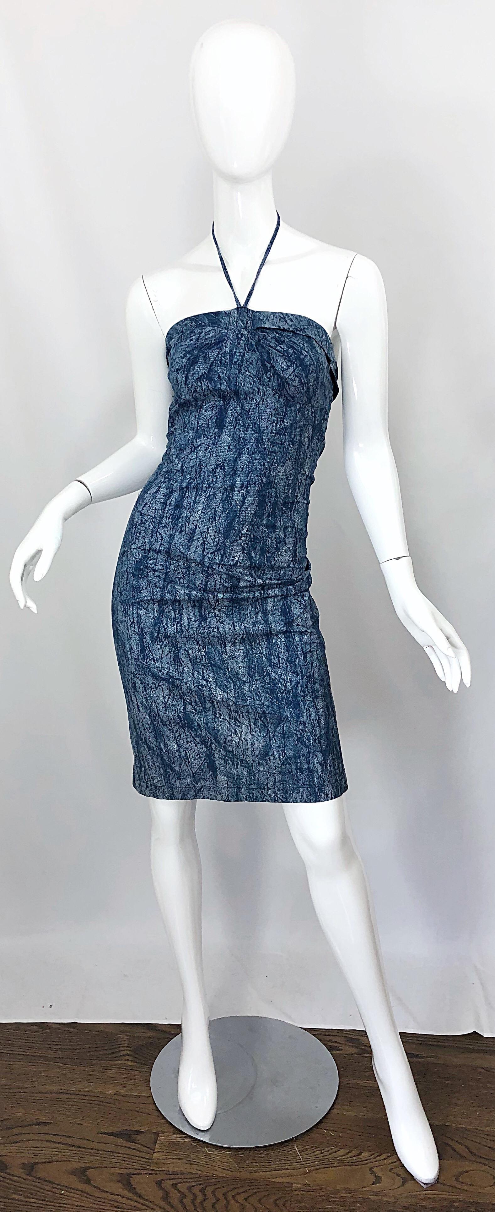 Brand new with original tags early 1980s denim tromp l'oeil lightweight cotton halter dress! Features a bodycon fit that really flatters the body. Unique print made to look like denim on 100% lightweight cotton. Hidden zipper up the top back, and