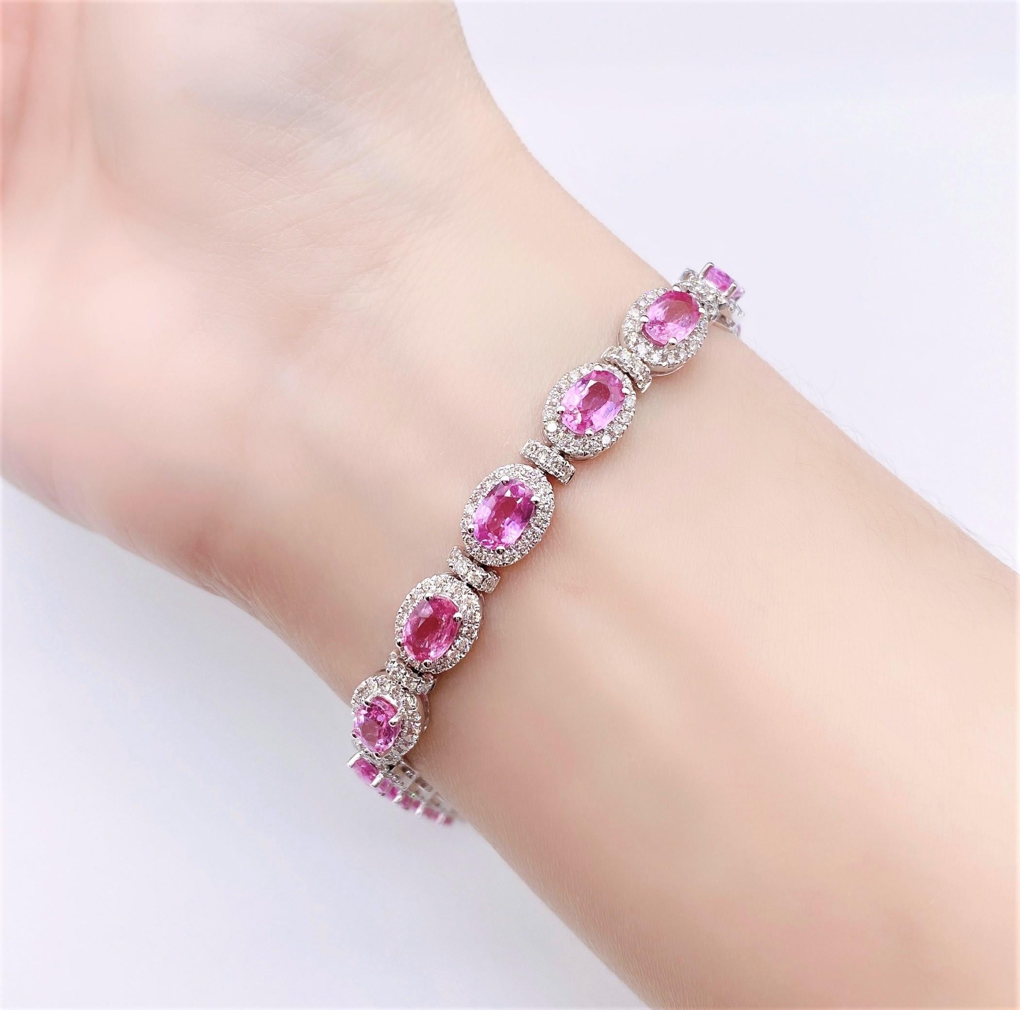 NWT $19, 859 18kt Gold Fancy Glittering 10.50ct Pink Sapphire Diamond Bracelet In New Condition For Sale In New York, NY