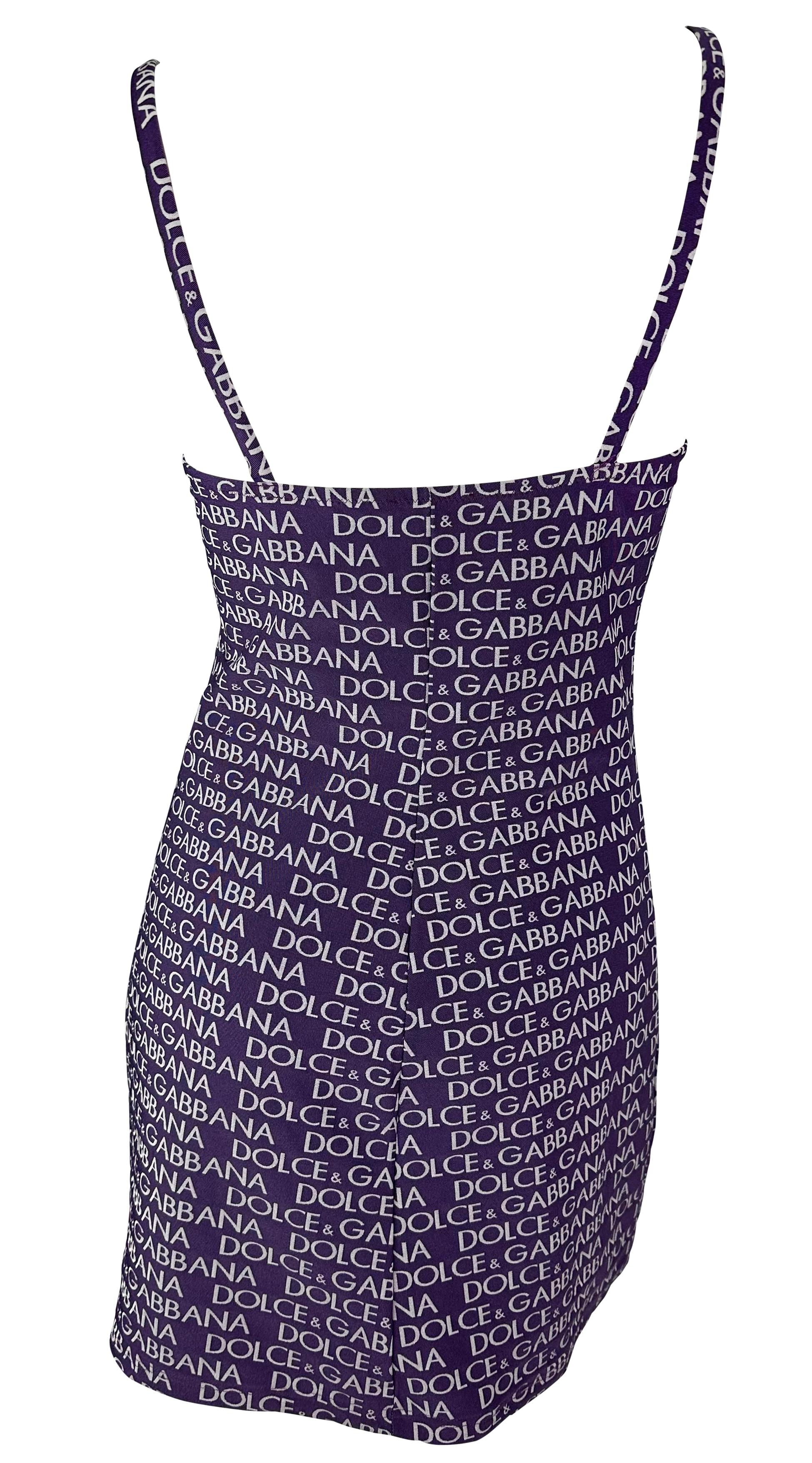 NWT 1990s Dolce & Gabbana Purple Bodycon Logo Print Purple Stretch Beach Dress In Excellent Condition In West Hollywood, CA