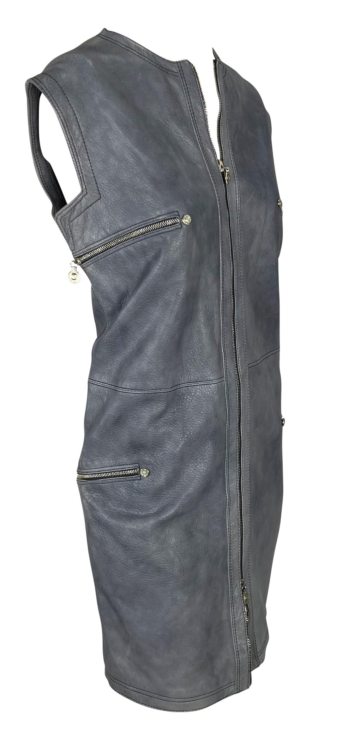 NWT 1996 Gianni Versace Distressed Leather Medusa Zip Shift Dress en vente 1