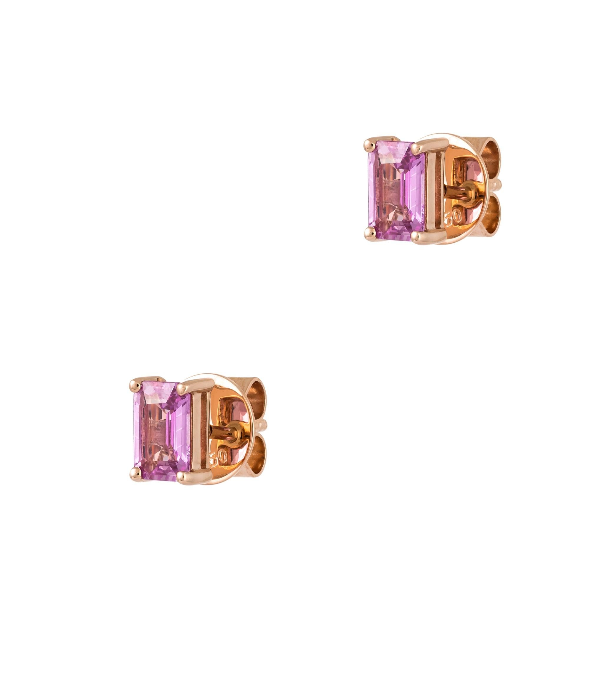 Taille émeraude Clous d'oreilles fantaisie en saphir rose 18 carats taille émeraude pailleté 2 625 $, Neuf avec étiquette en vente
